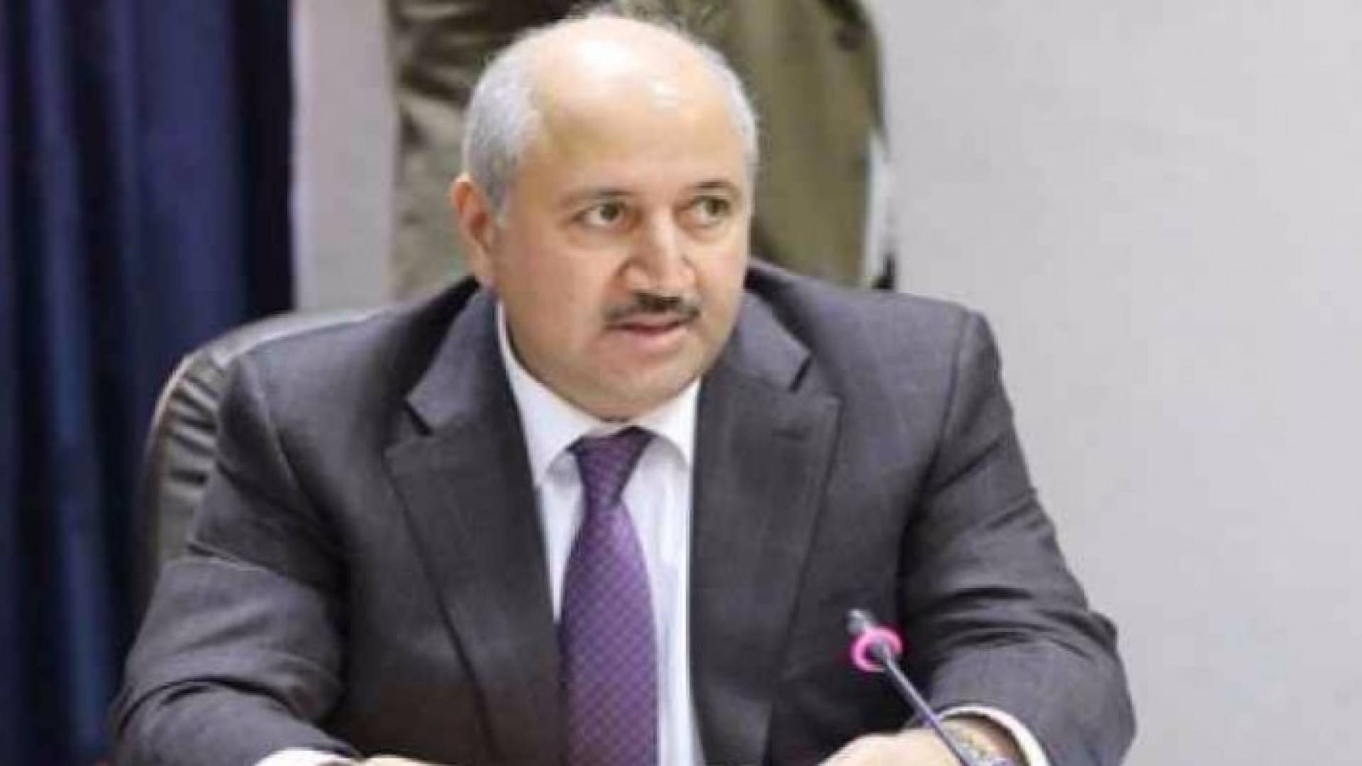 وزير المياه والري الدكتور حازم الناصر 