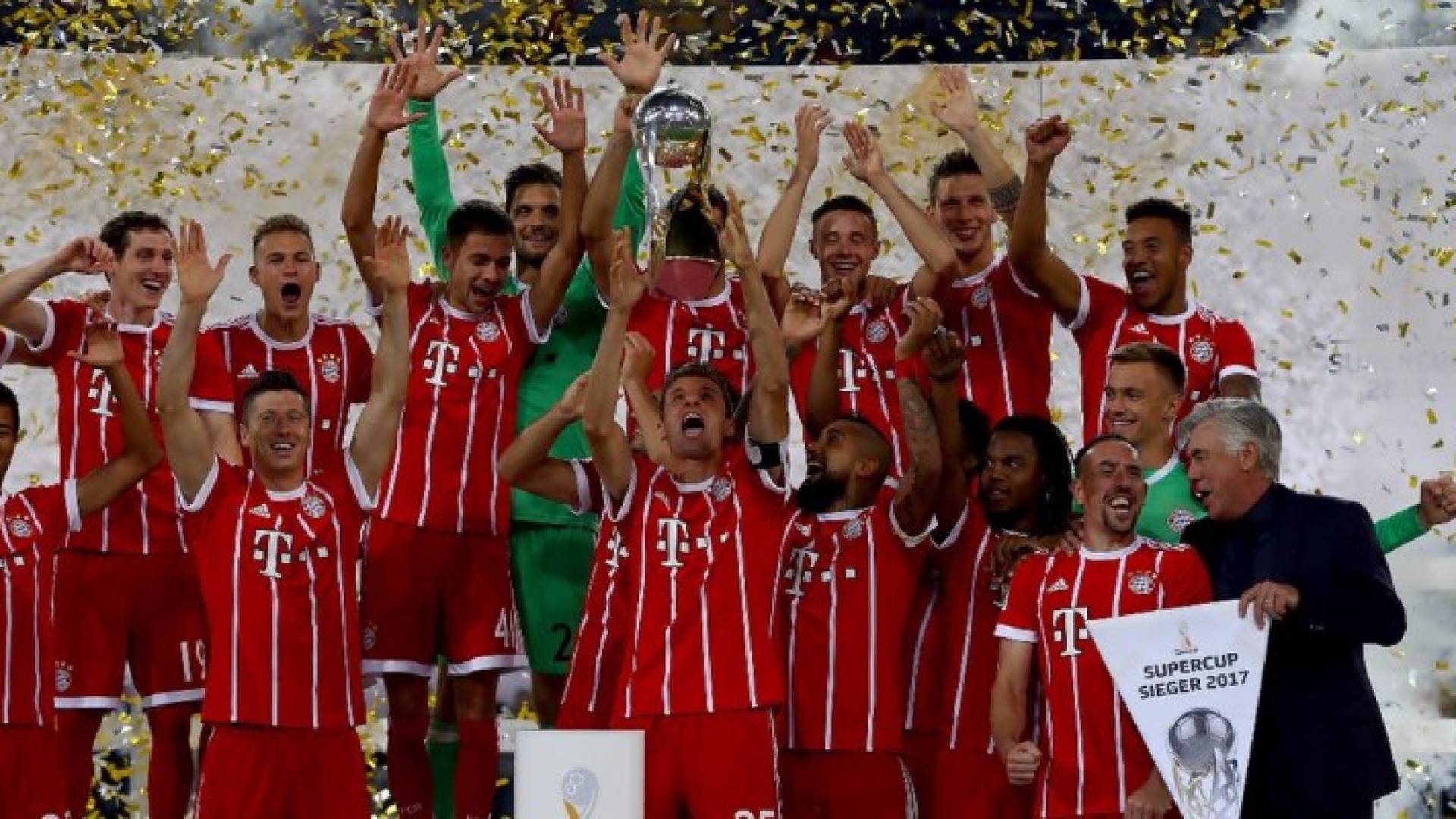 بايرن ميونخ يقلب الموازين ويتوج بالسوبر الألماني
