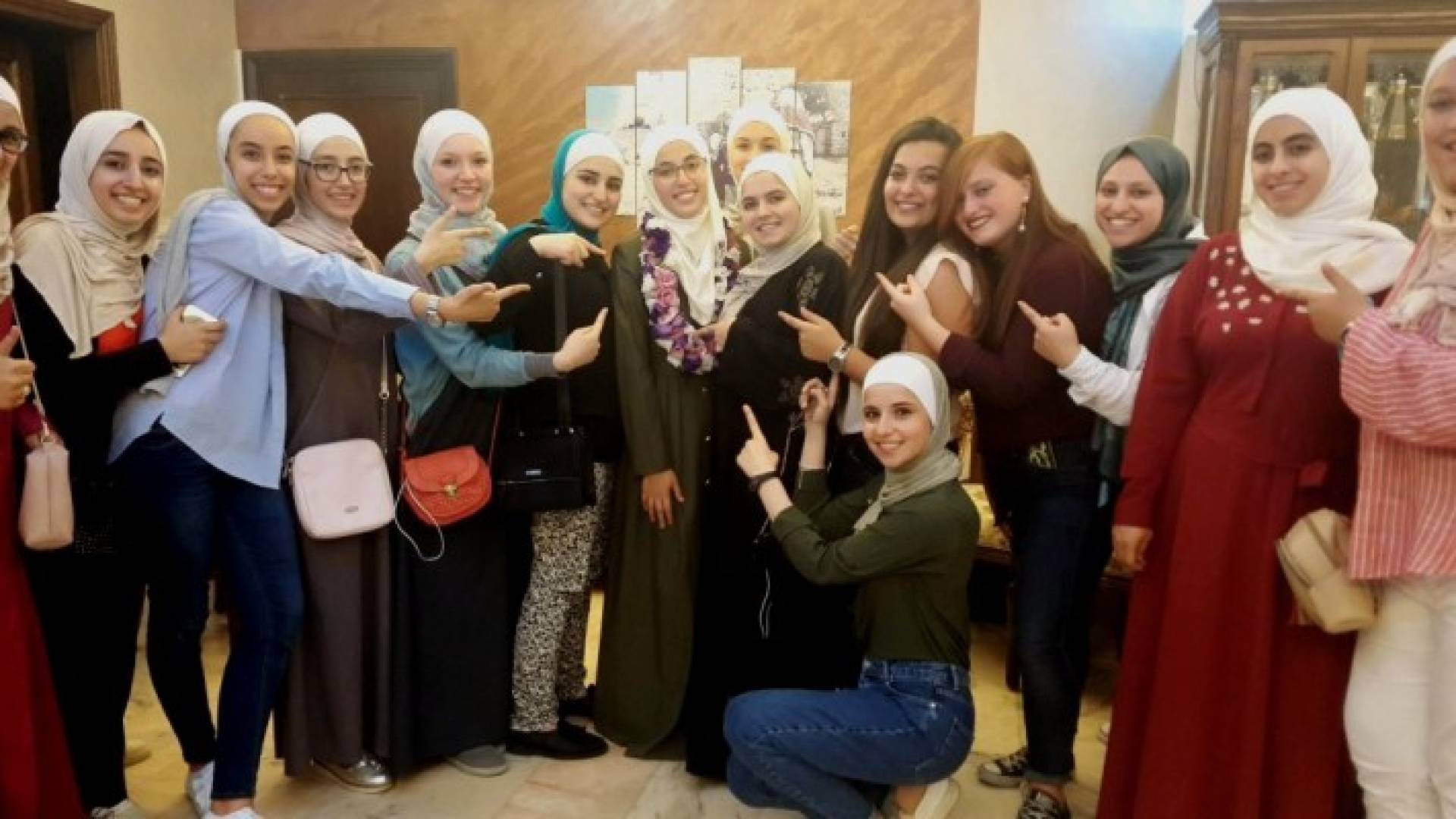 الأولى على الفرع الأدبي تريد أن تكون قدوة للعربيات المبدعات