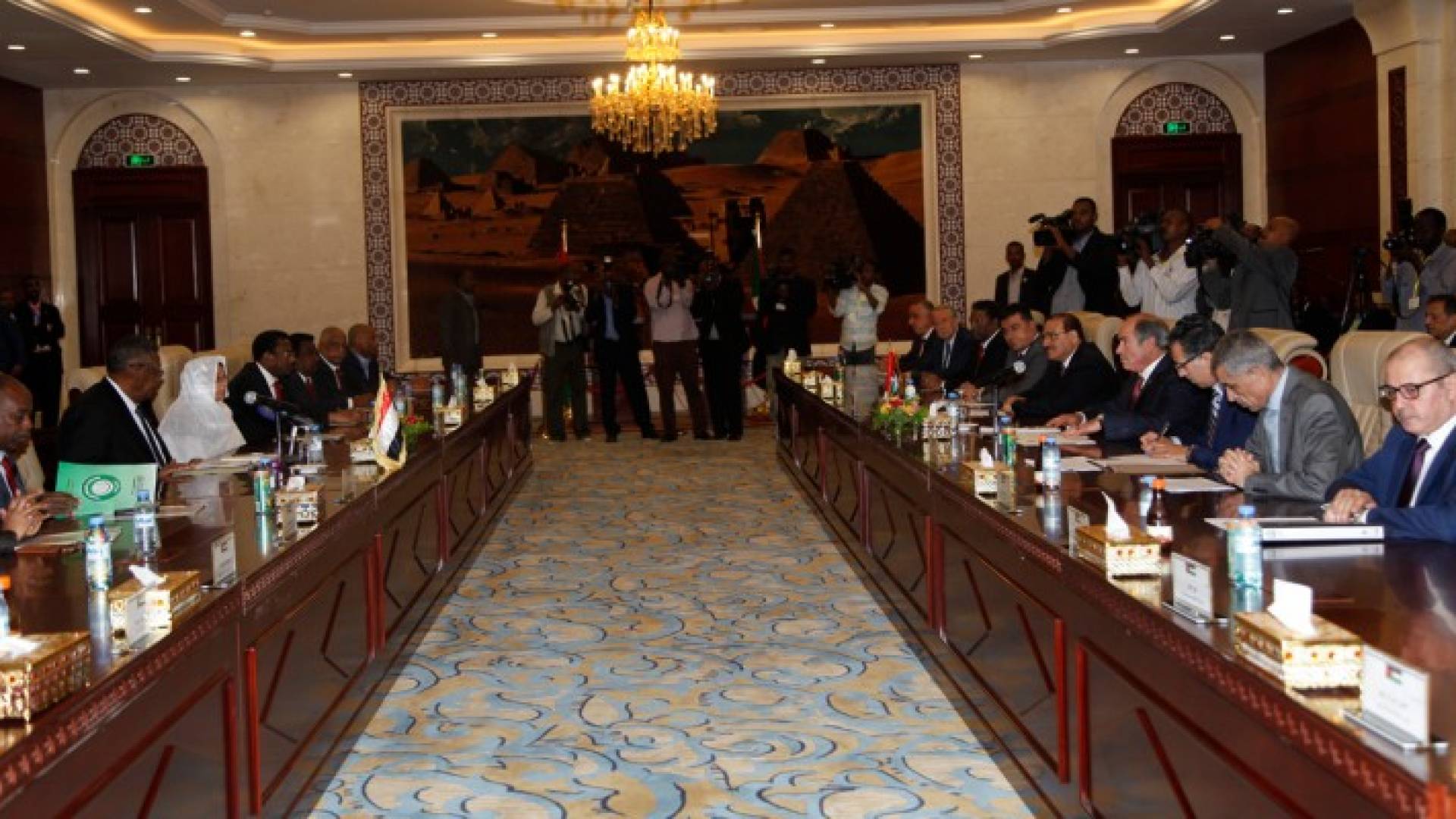 الملقي يؤكد من السودان سعيه لضمان مستقبل أفضل للأردنيين
