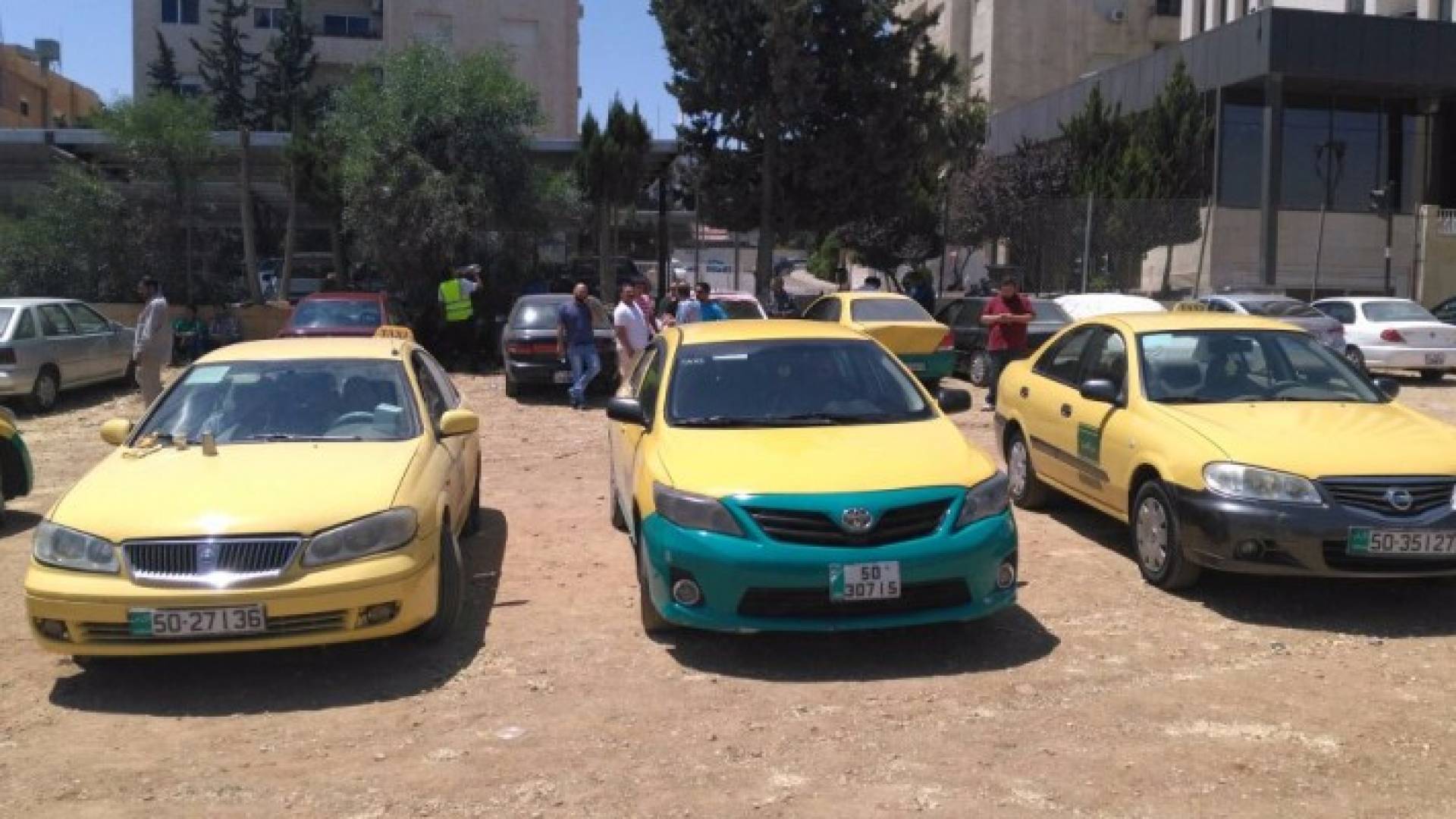 جانب من اعتصام اصحاب التكاسي الصفراء 