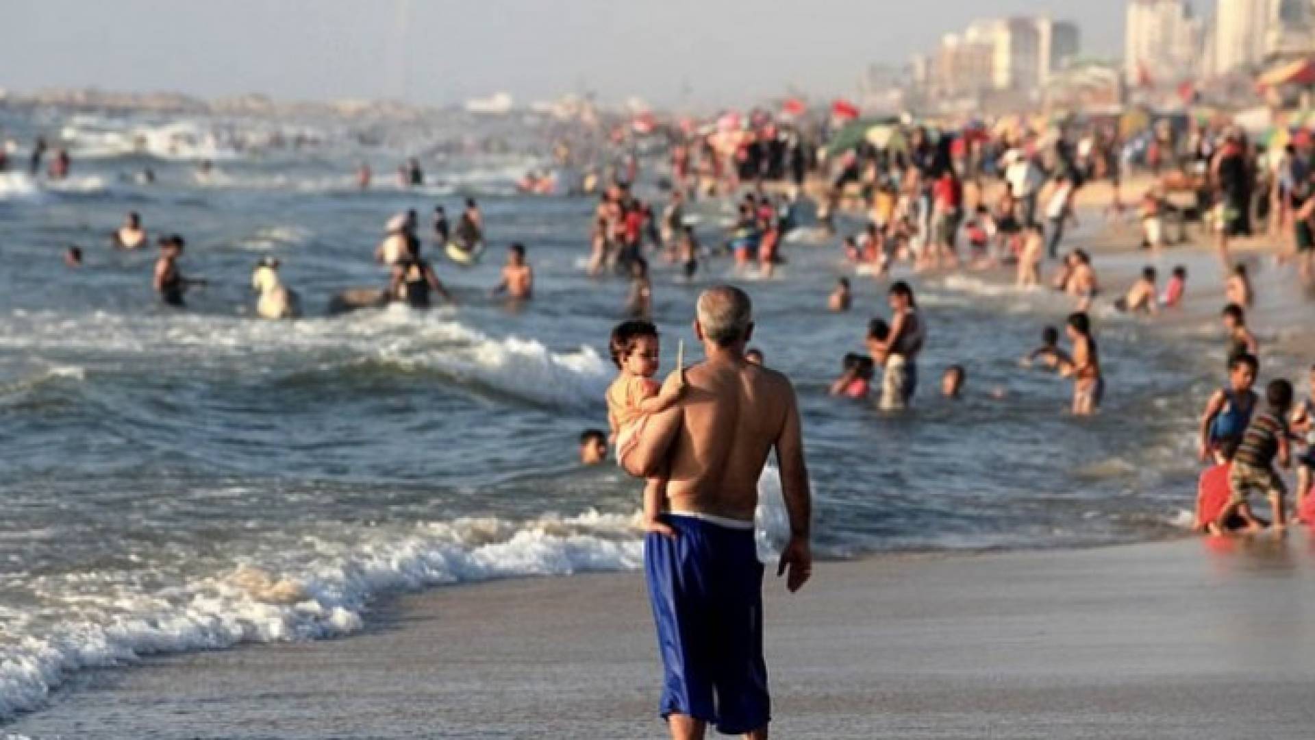 أول حالة وفاة نتيحة تلوث مياه البحر في قطاع غزة