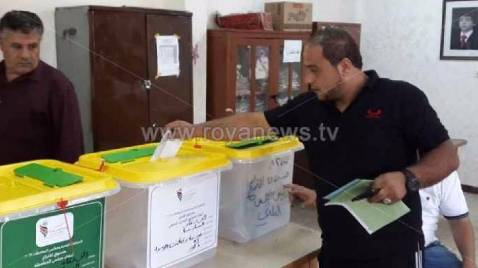 الصورة من احد مراكز الاقتراع