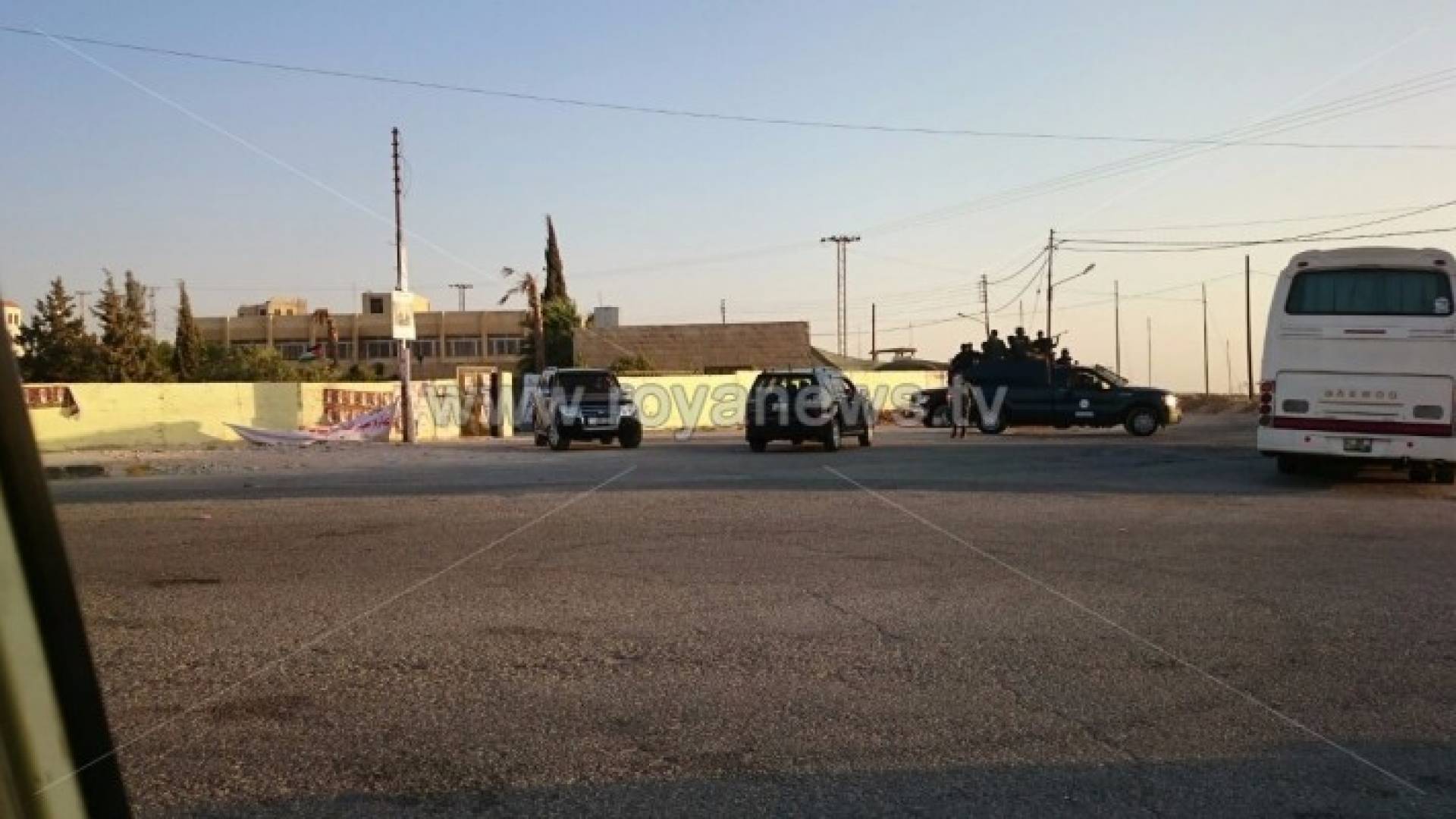 تعزيزات أمنية إضافية إلى الموقر بعد الاعتداء على صناديق الاقتراع