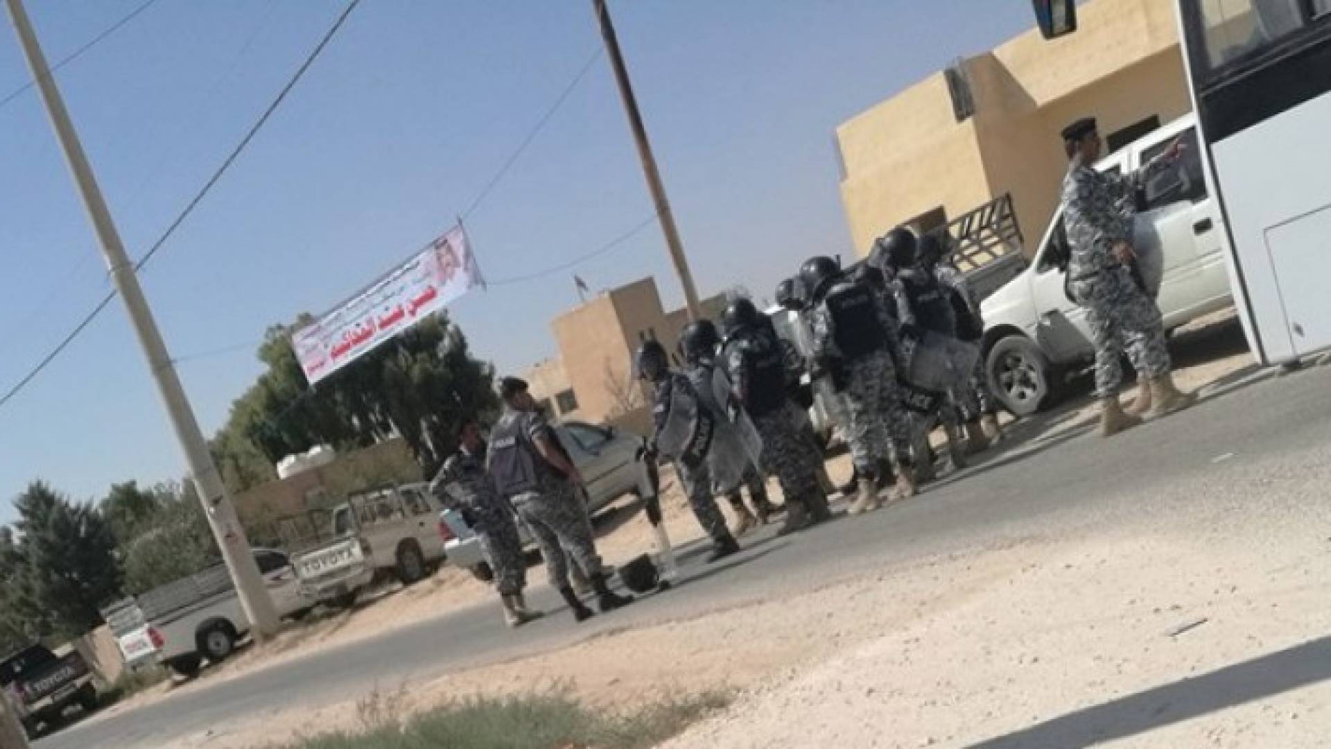 الأمن يتعامل مع اعتداء على الصناديق بمنطقة الموقر 