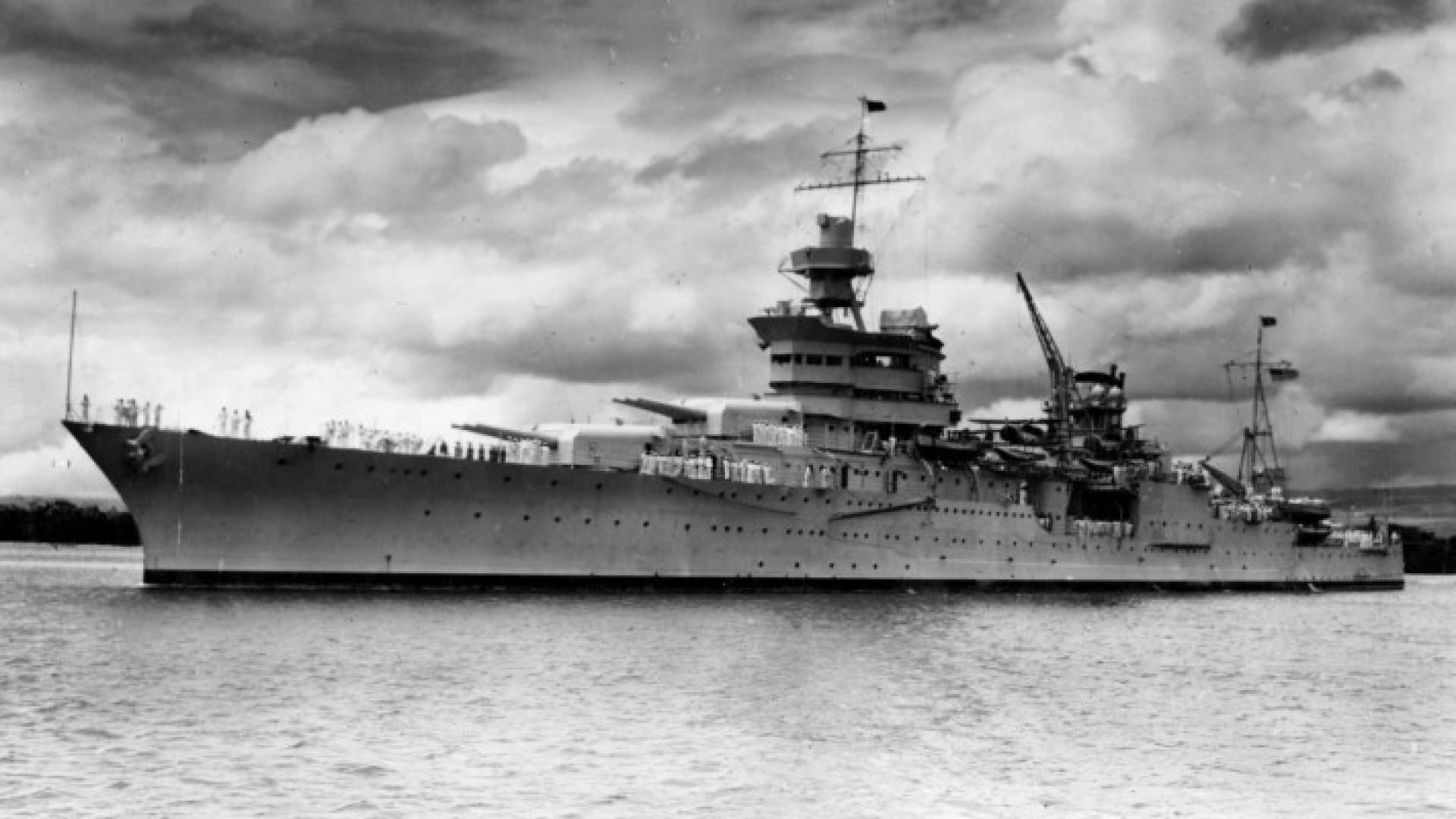 السفينة الحربية "إنديانابوليس"