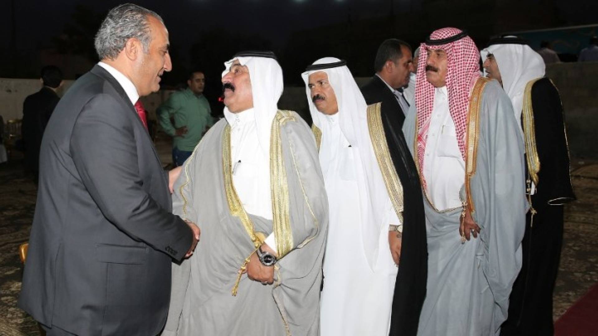 الشواربة يسقبل المهنئين باختياره أمينا لعمان 