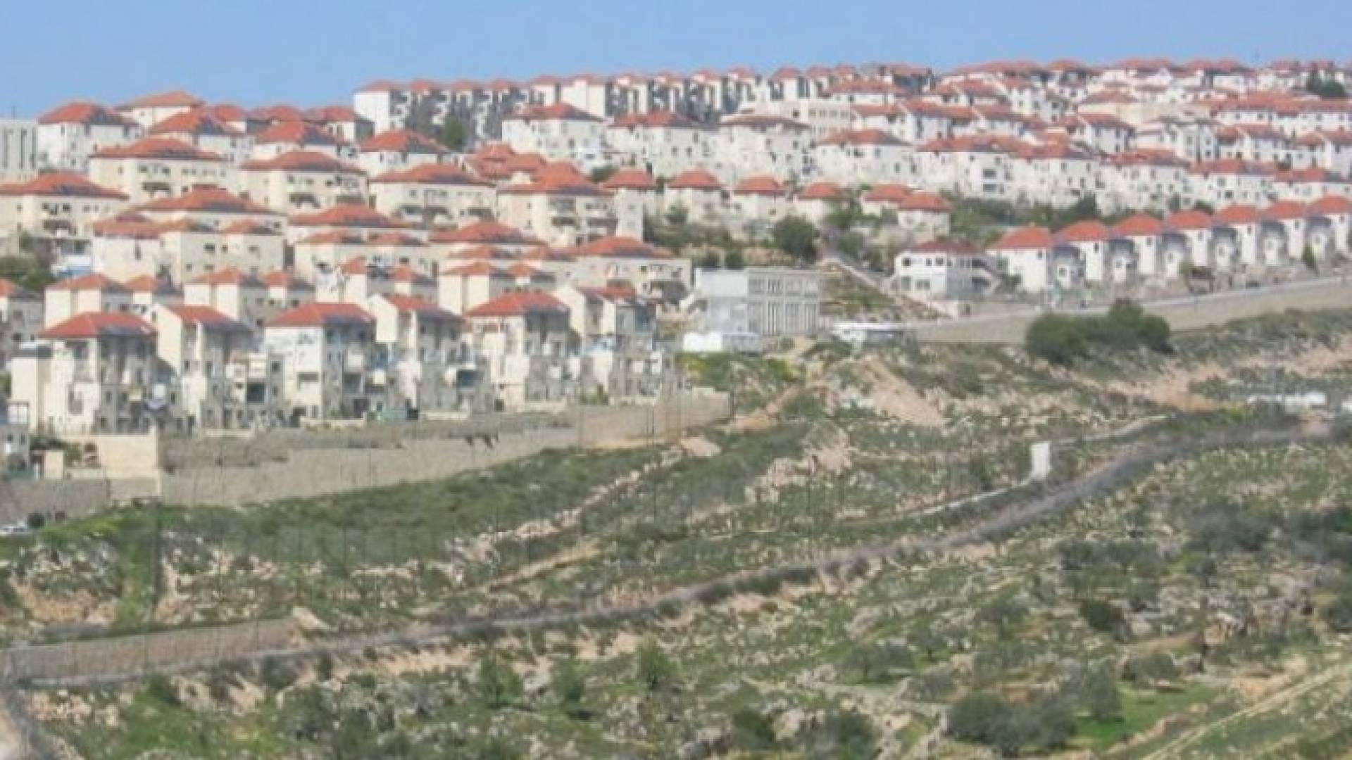 الاحتلال يهدد باخلاء "E1" وربط "معالي ادوميم" بالقدس