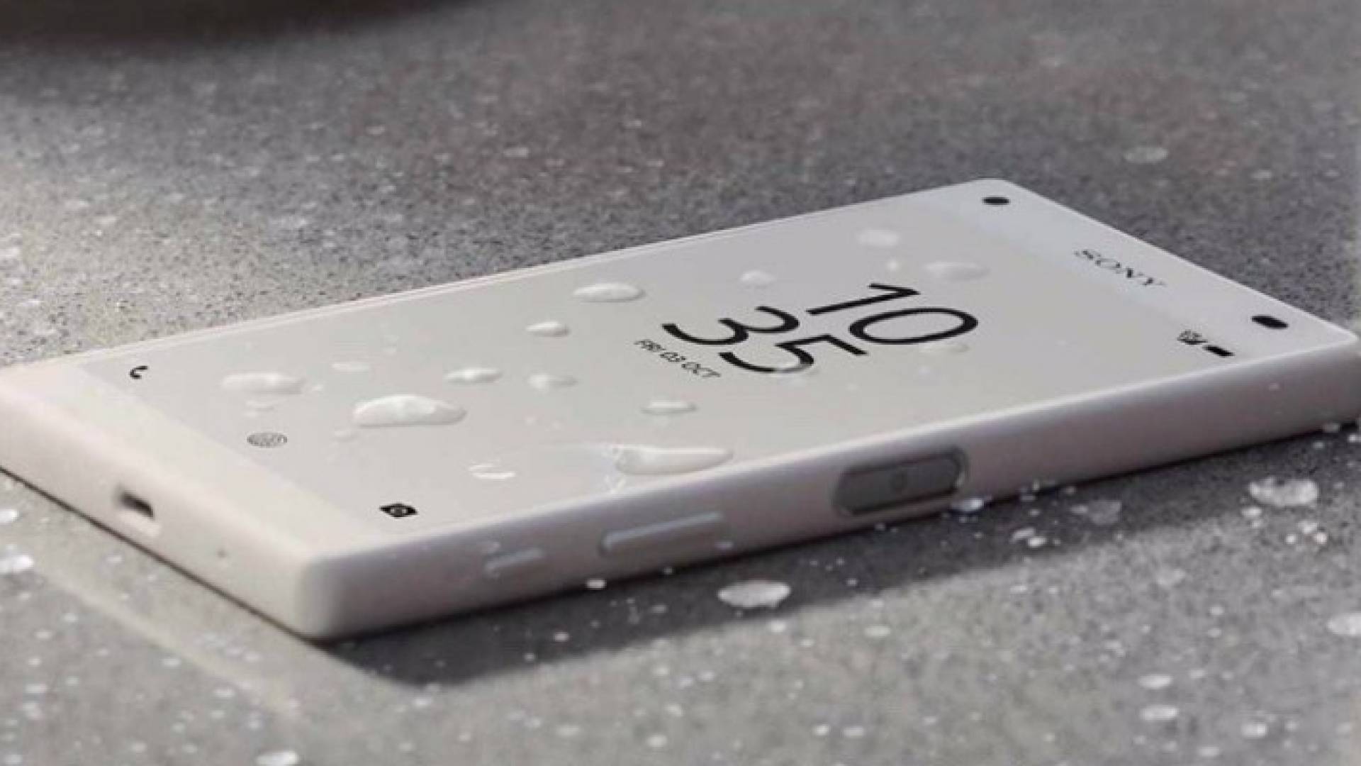 سوني قد تدفع لك حتى 300 دولار إن تعطل هاتفك من المياه