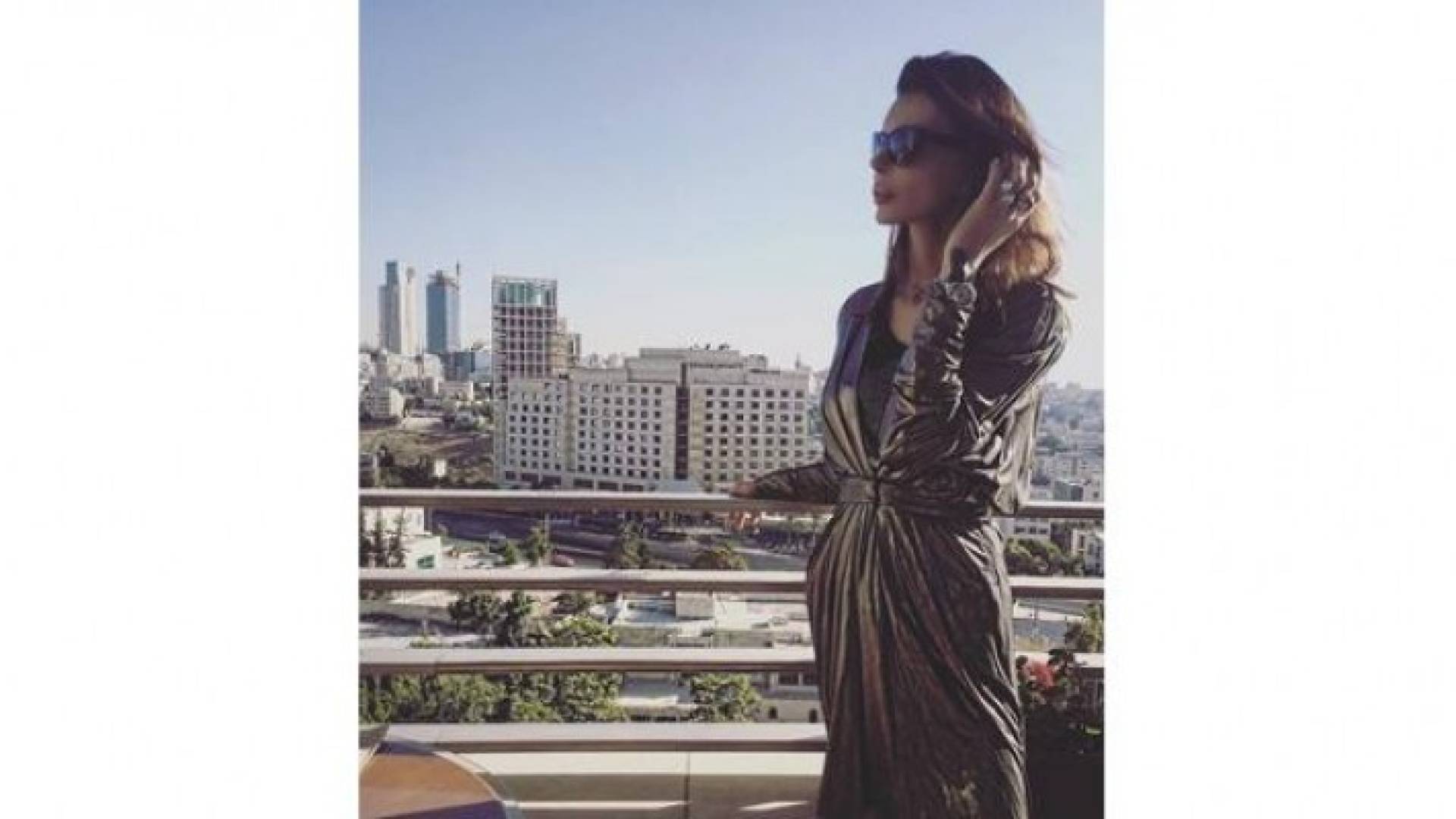 عارضة الأزياء الإيطالية "نينا مورس"