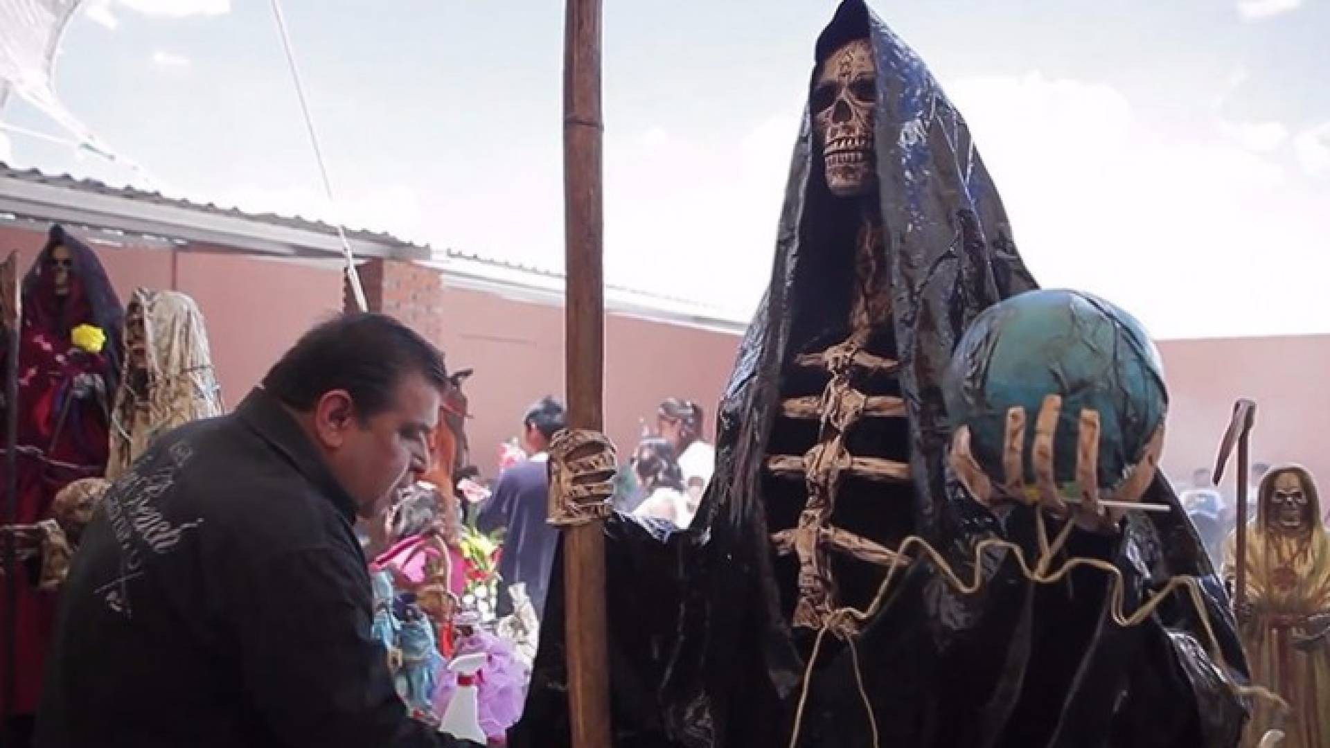 "قديسة الموت" تبارك عصابات المخدرات في المكسيك!