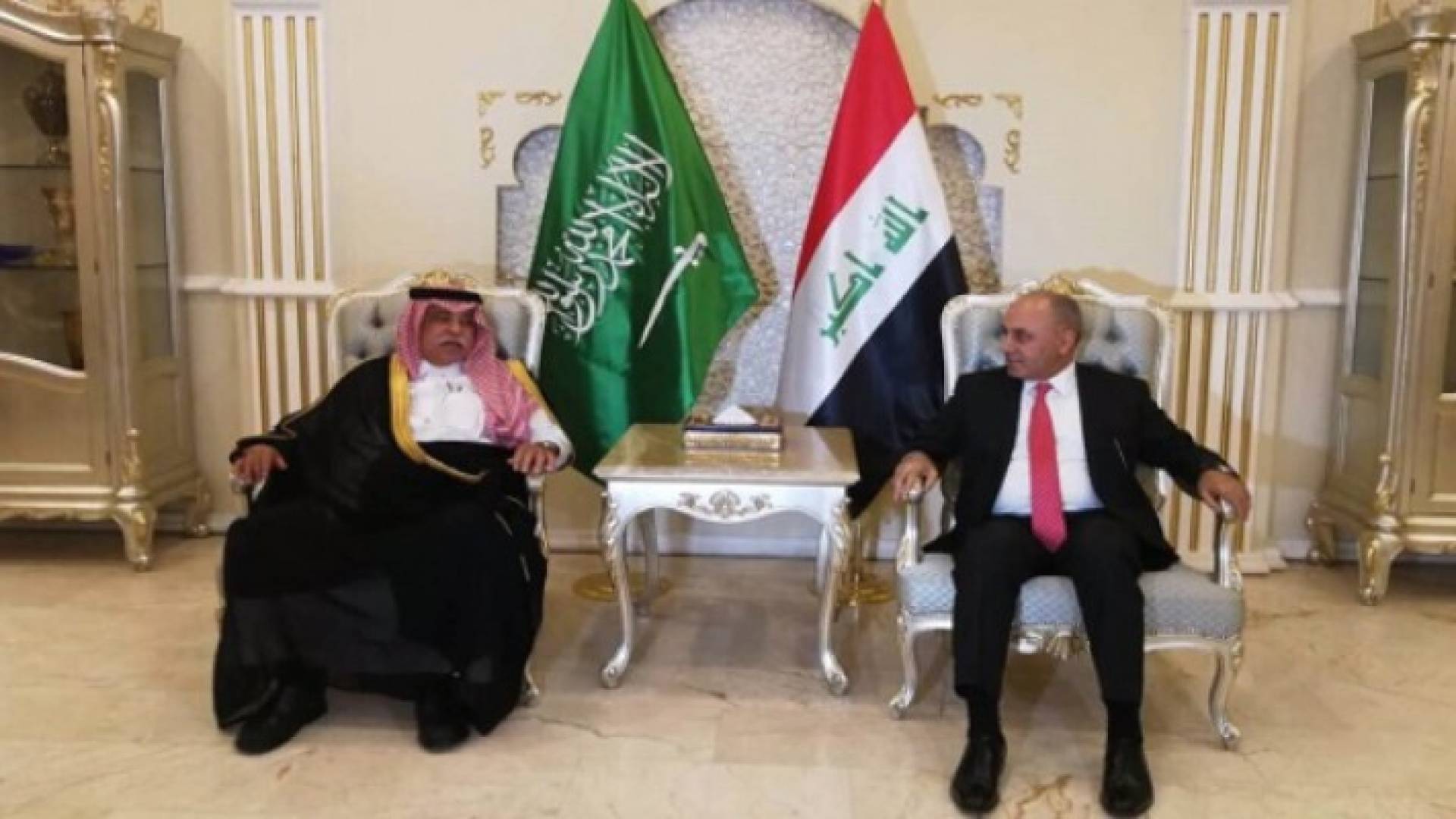 وزير التخطيط العراقي مجتمعا مع وزير التجارة السعودي