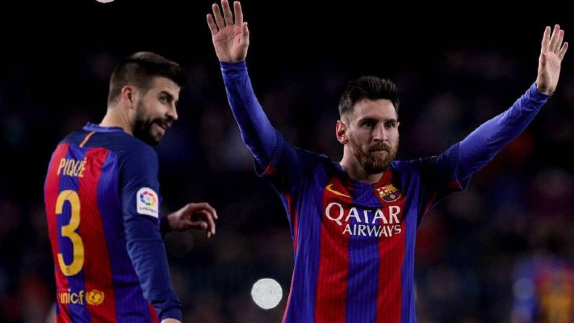 بيكيه أكد أن ميسي باق مع برشلونة