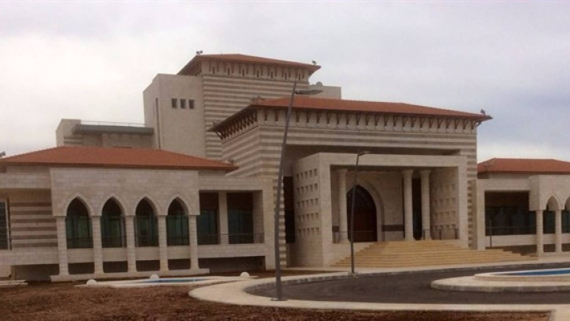 مساحة القصر 4700 متر مربع