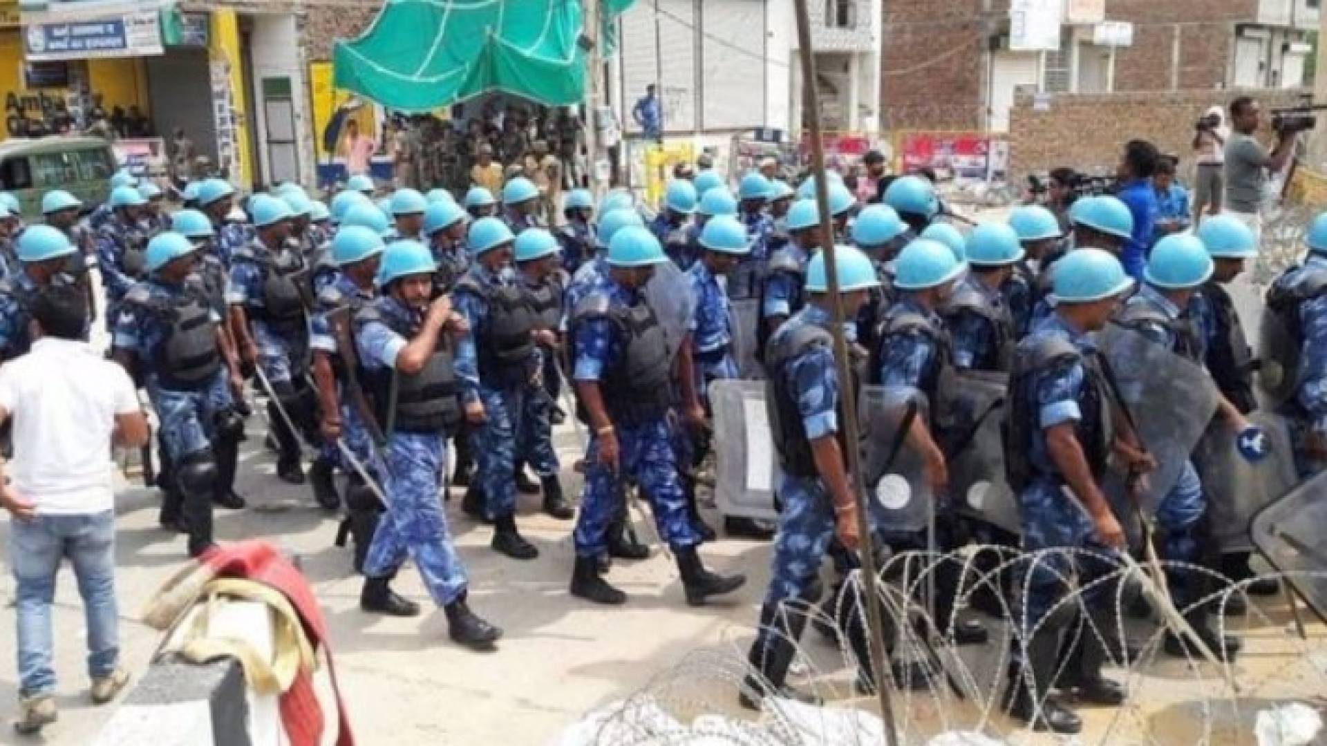 نشرت السلطات آلافا من الجنود لمنع سفك مزيد من الدماء