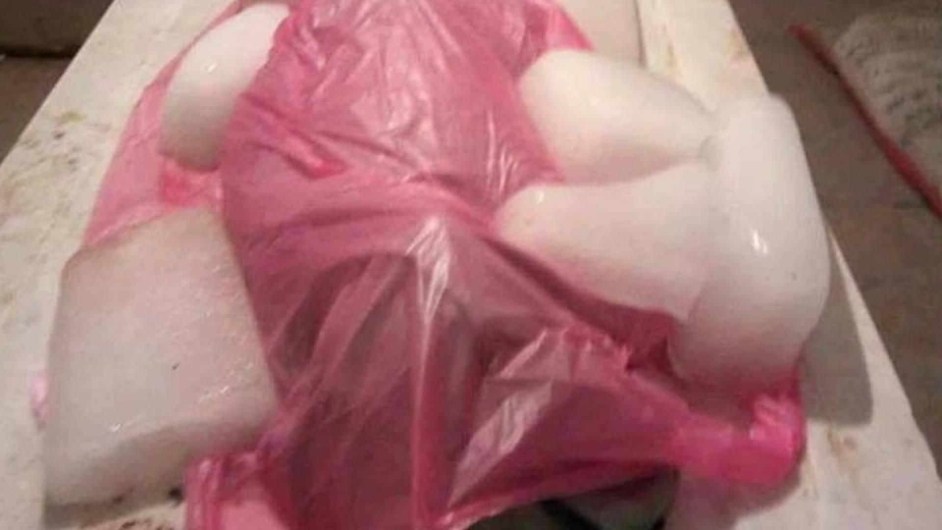 جثة مغطاة بألواح الثلج داخل مستشفى تستفز المصريين