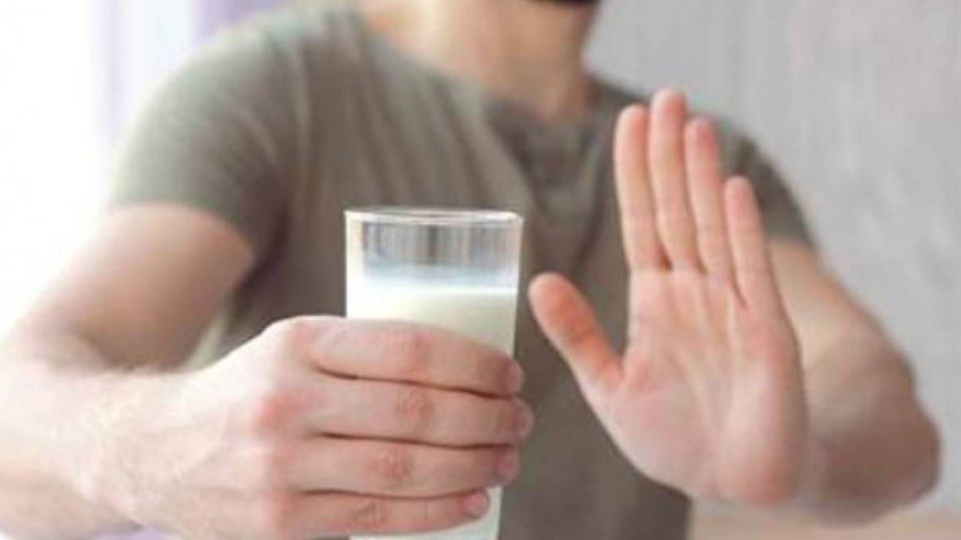 عدم تحمل الطعام يظهر بعد تناول الأطعمة المحتوية على اللاكتوز، كالحليب ومنتجاته