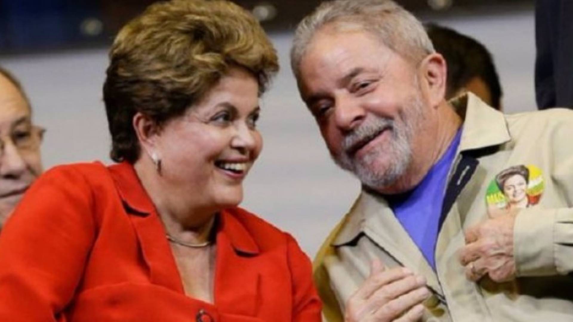 الرئيسين البرازيليين السابقين لويس ايناسيو لولا دا سيلفا وديلما روسيف 