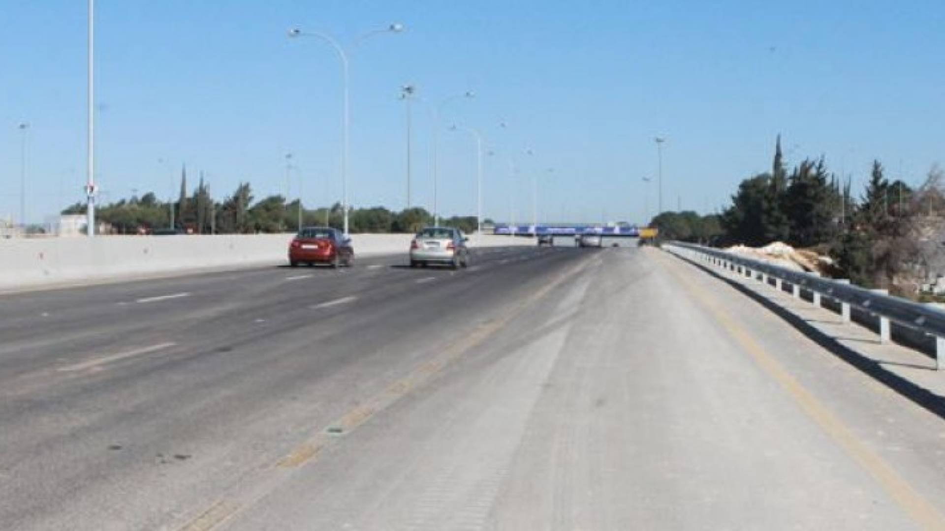 طريق المطار - أرشيفية 