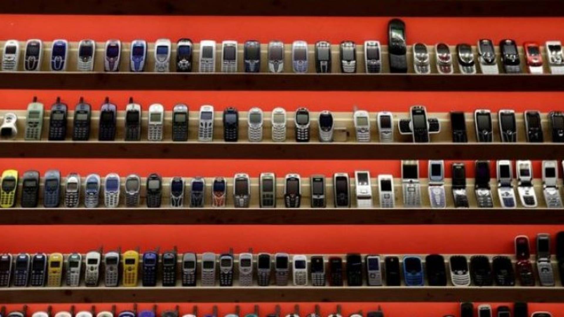 متحف في سلوفاكيا يحتفي بالهواتف القديمة