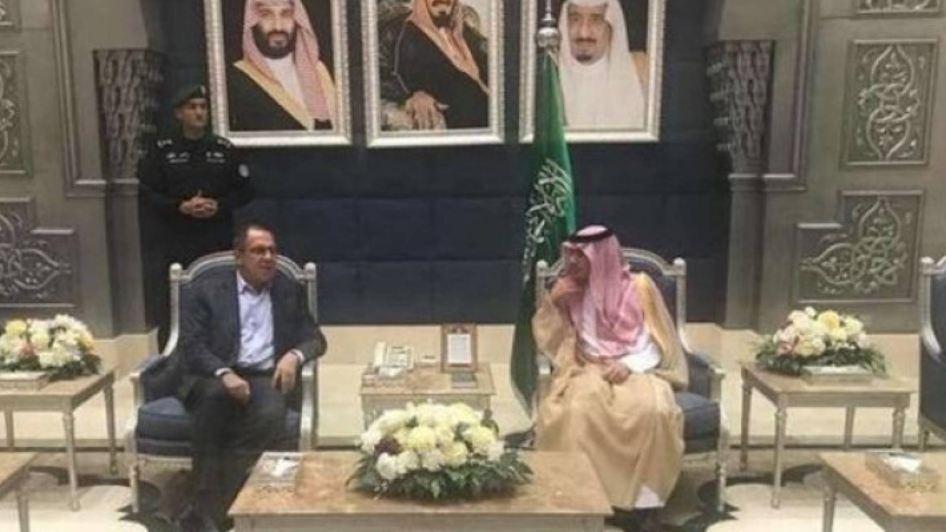 وزير الخارجية الروسي يصل السعودية لبحث قضايا المنطقة