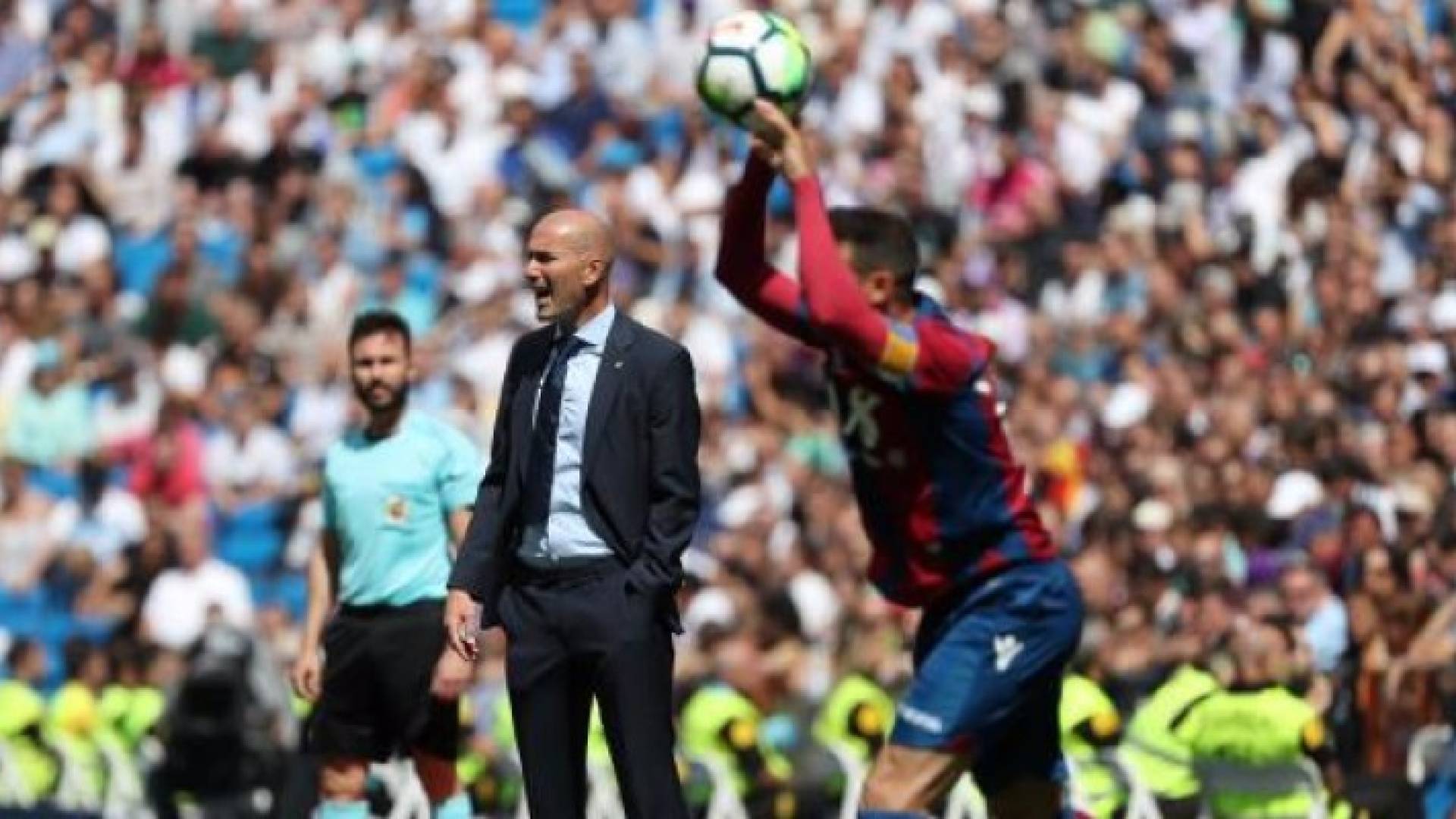 زيدان يقدم طلبا عاجلا لرئيس ريال مدريد