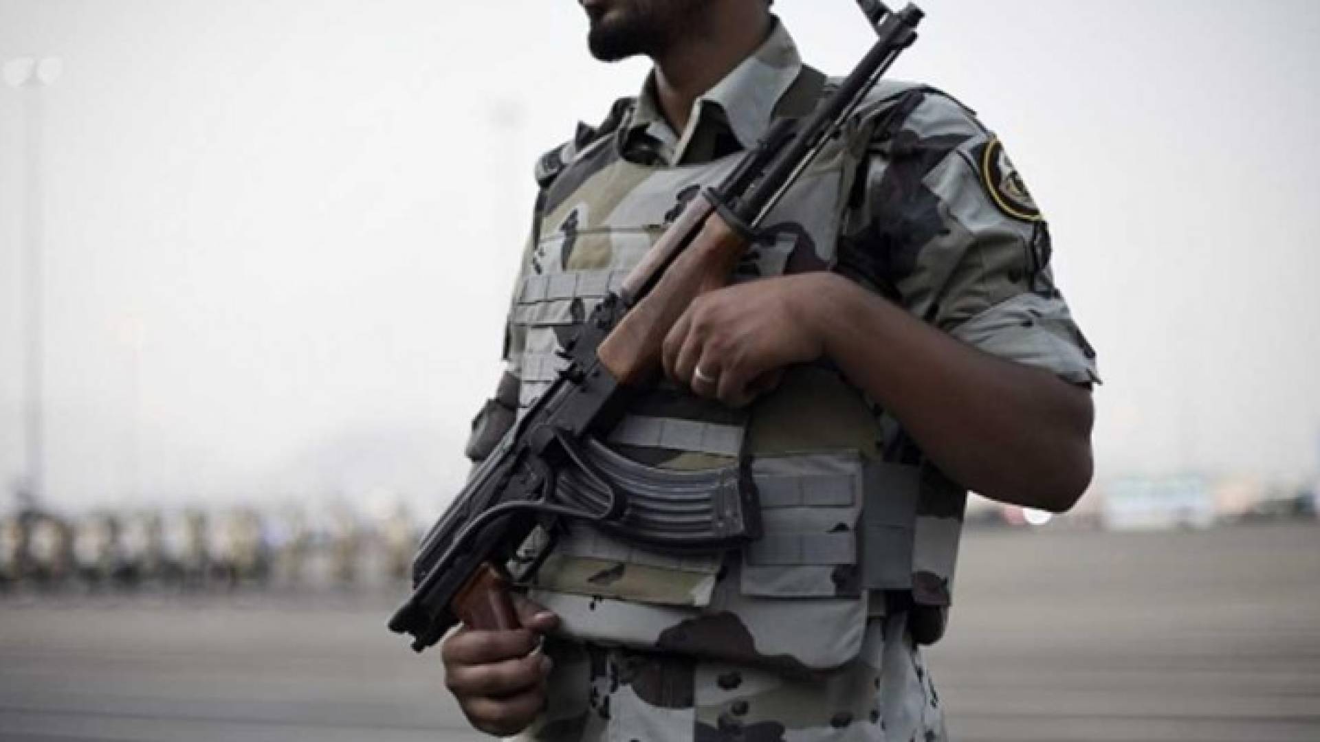 عنصر من الأمن السعودي