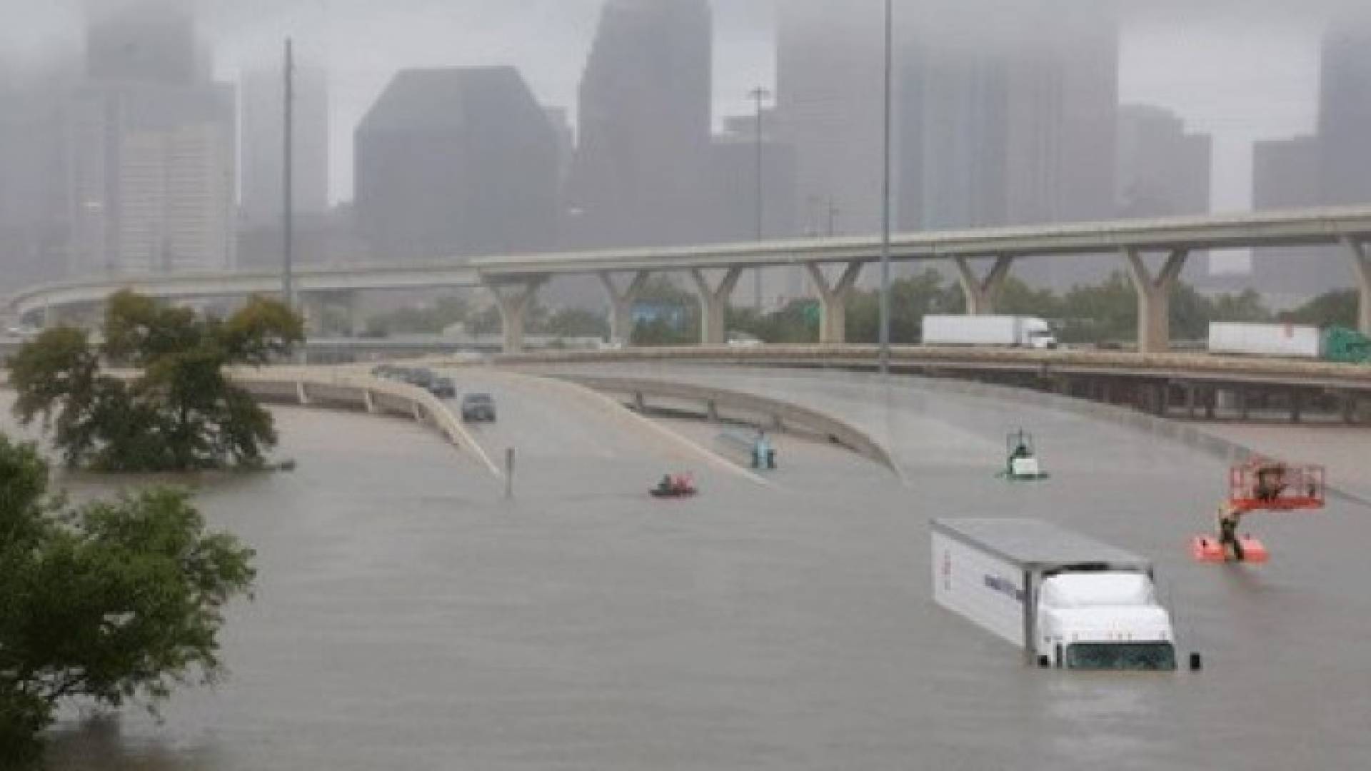 ارشيفية لاعصار إرما