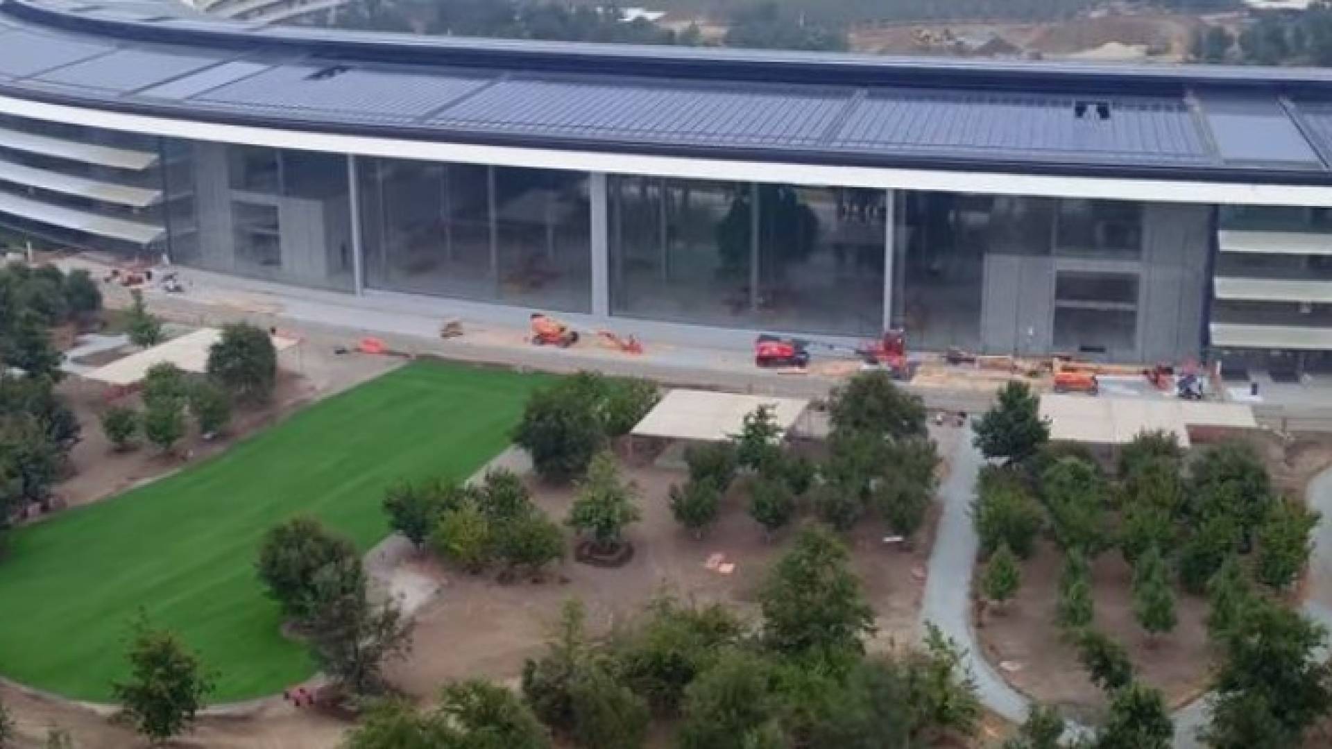 سيكون الإعلان عن الأيفون الجديد في قاعة ستيف جوبز