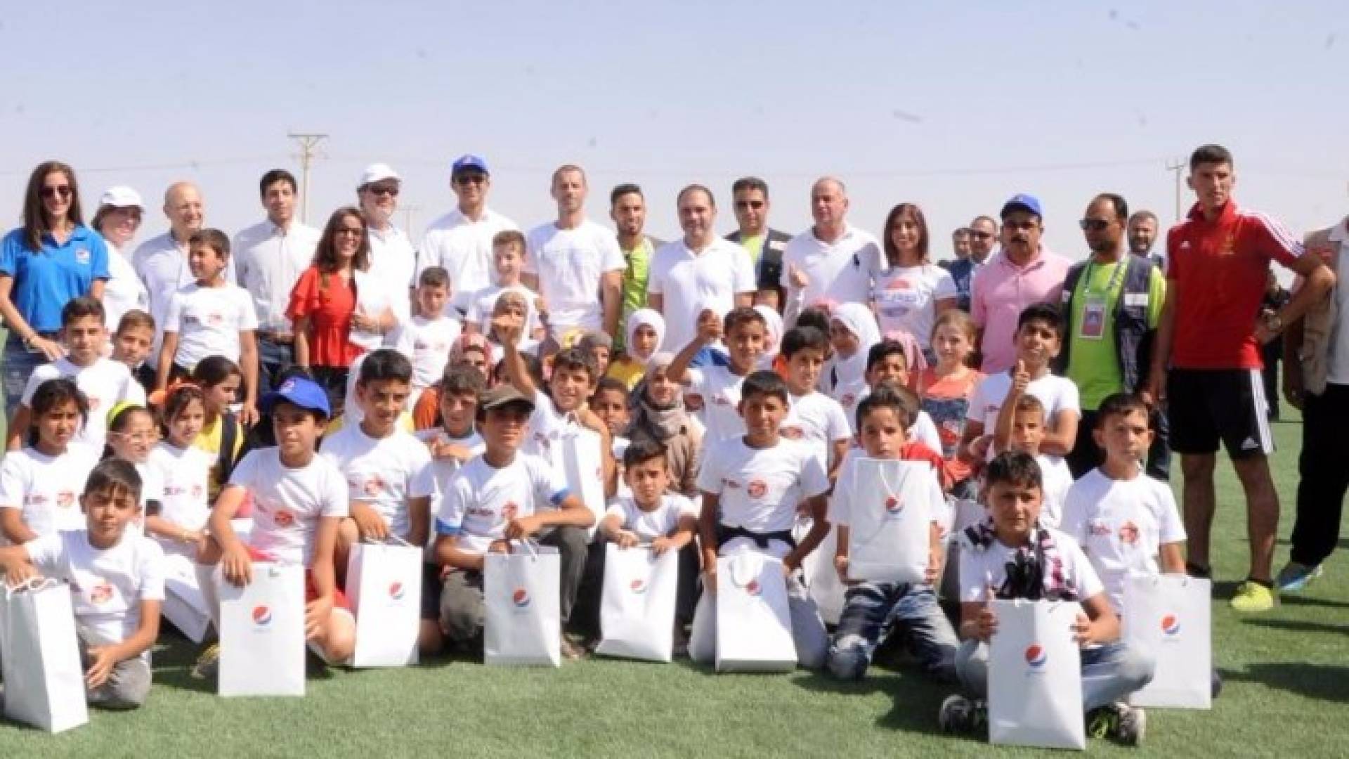 من الافتتاح