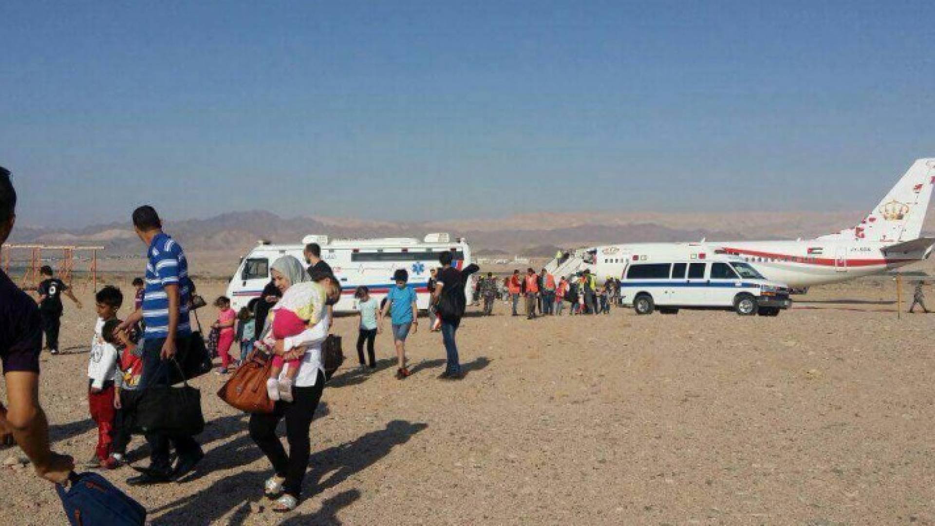 الطائرة كانت تحمل العشرات من العائلات