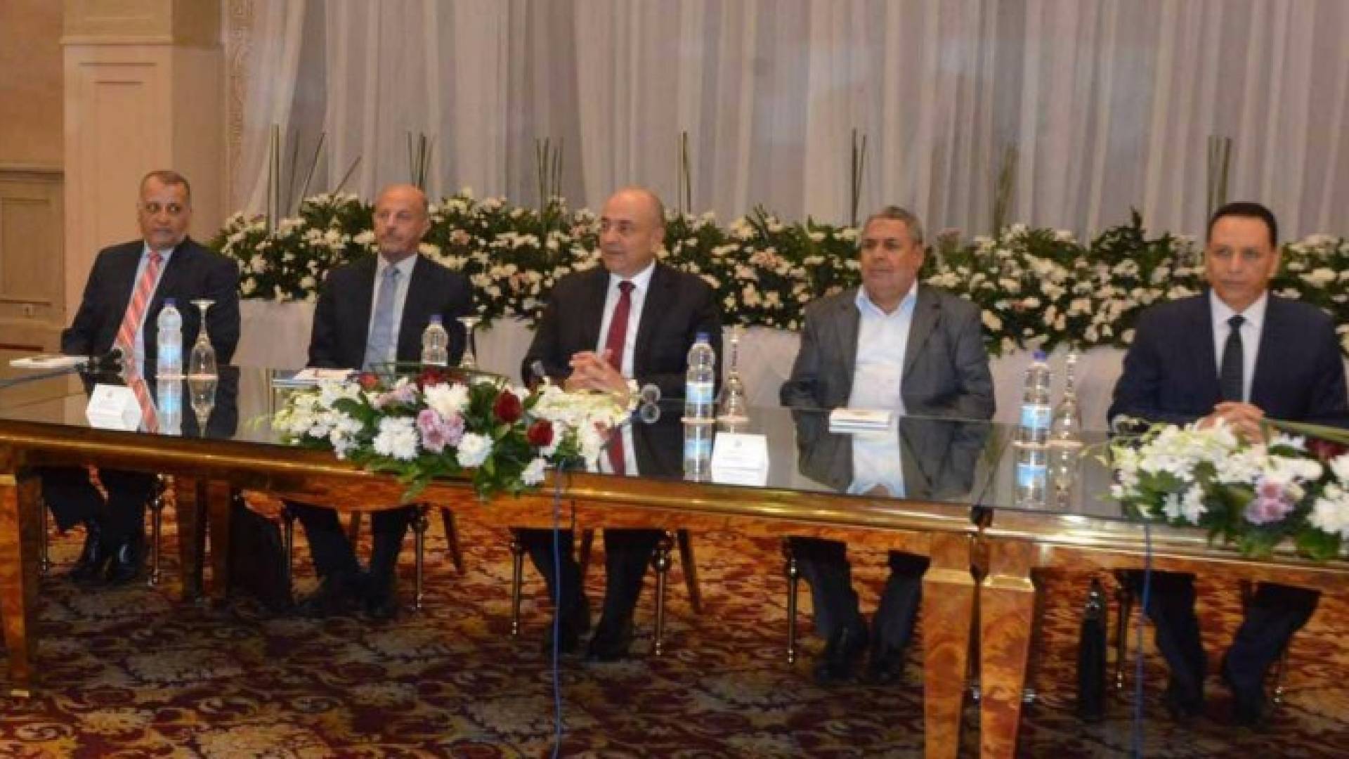 جانب من اجتماع اللجنة المصرية المعنية بليبيا فى القاهرة