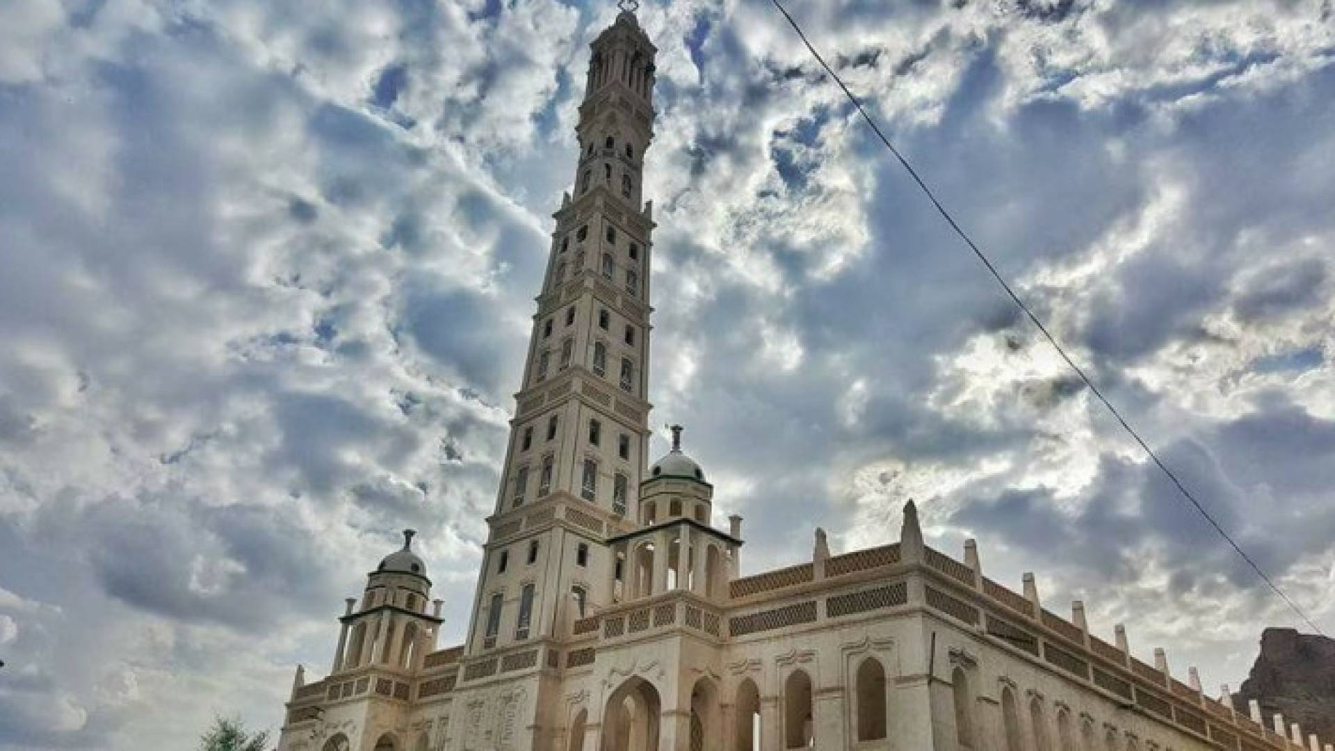 أطول منارة في العالم مصنوعة من الطين