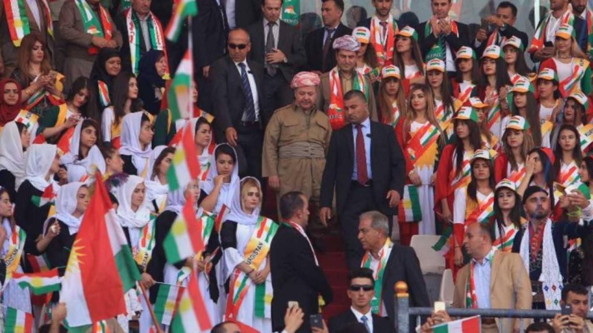 ألقى البرزاني كلمة أمام الحشود قبل 3 أيام من استفتاء الاستقلال