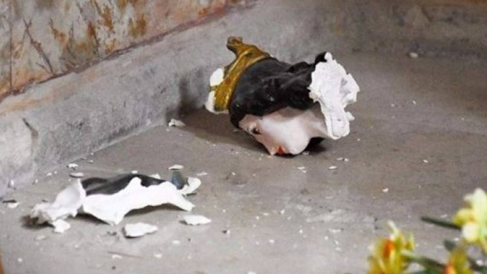 مجهولون يعتدون على كنيسة بالقدس