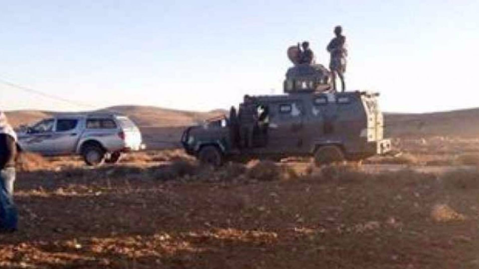 ارشيفية من المداهمة التي نفذتها الأجهزة الأمنية في الشوبك