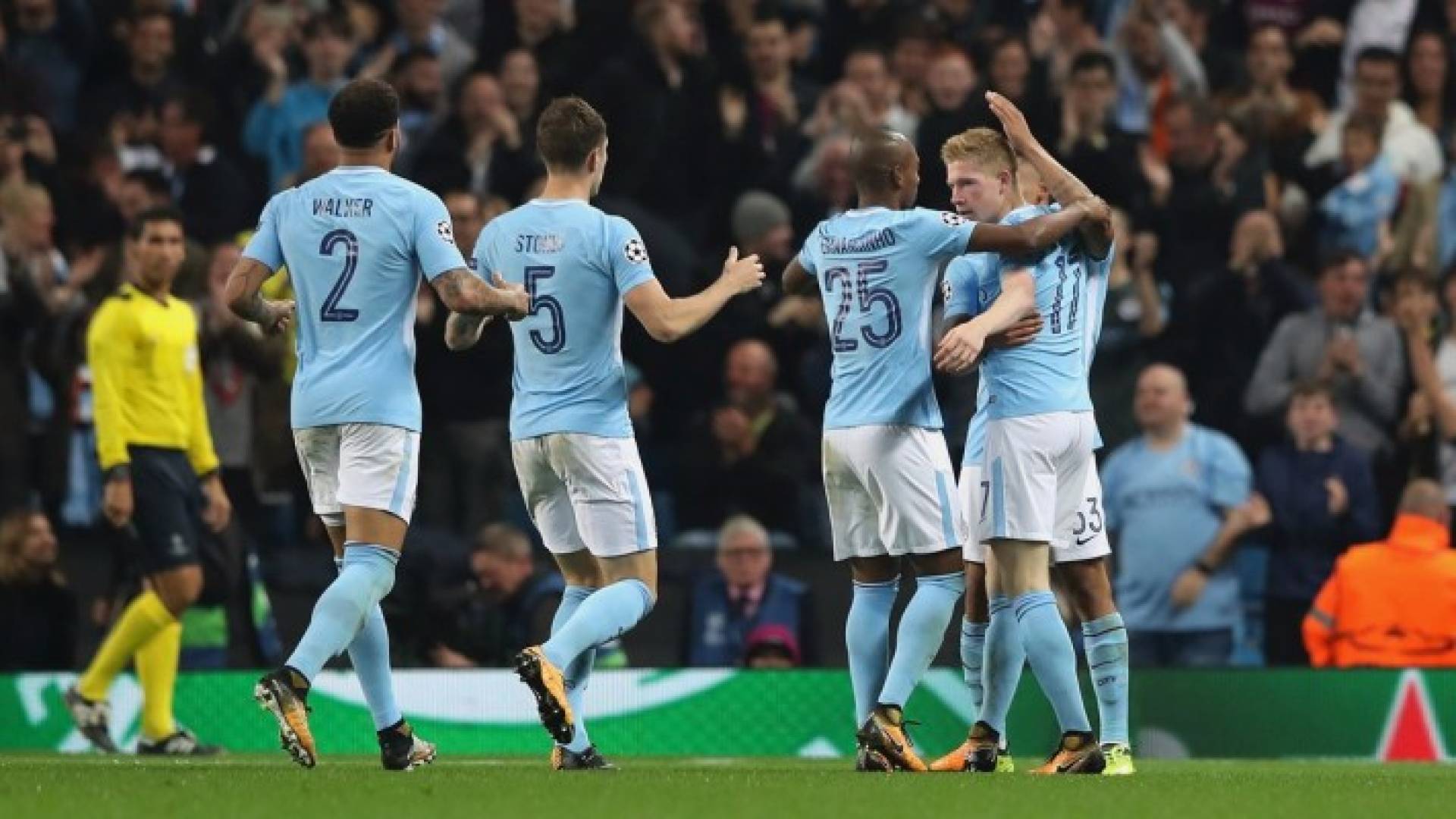 السيتي يصعق شاختار ونابولي يستيقظ أمام فاينوورد