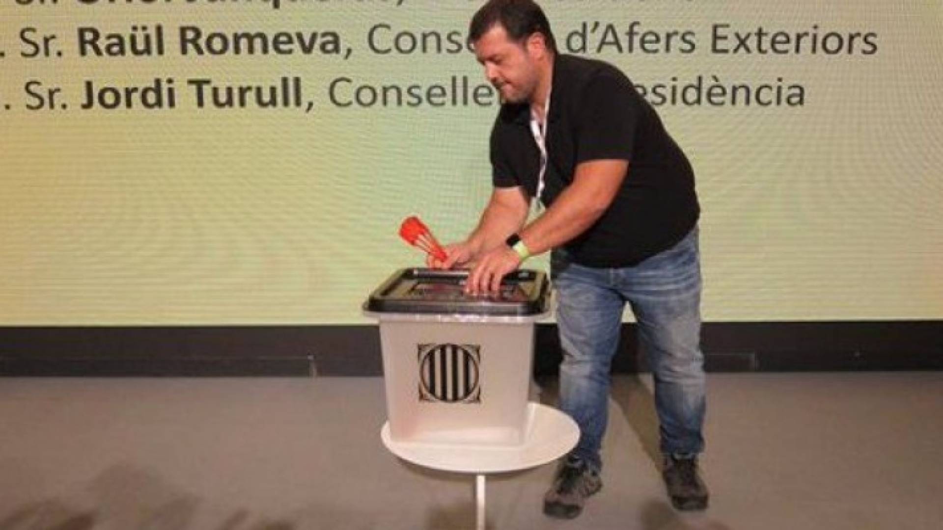 احد صناديق الاقتراع (تويتر)