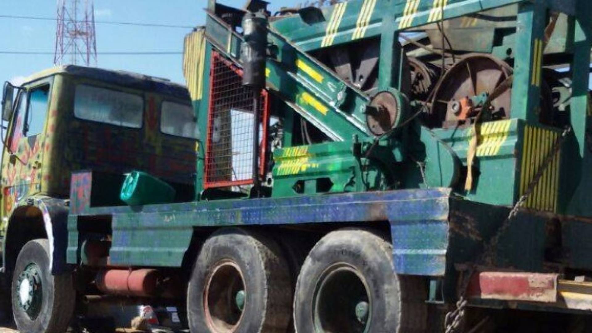 ضبط حفارة مخالفة في البادية الشمالية