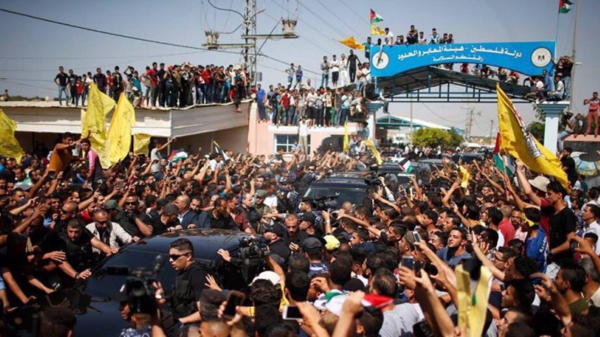 الغزيون يأملون أن ينهي اتفاق حماس وفتح سنواتهم العجاف