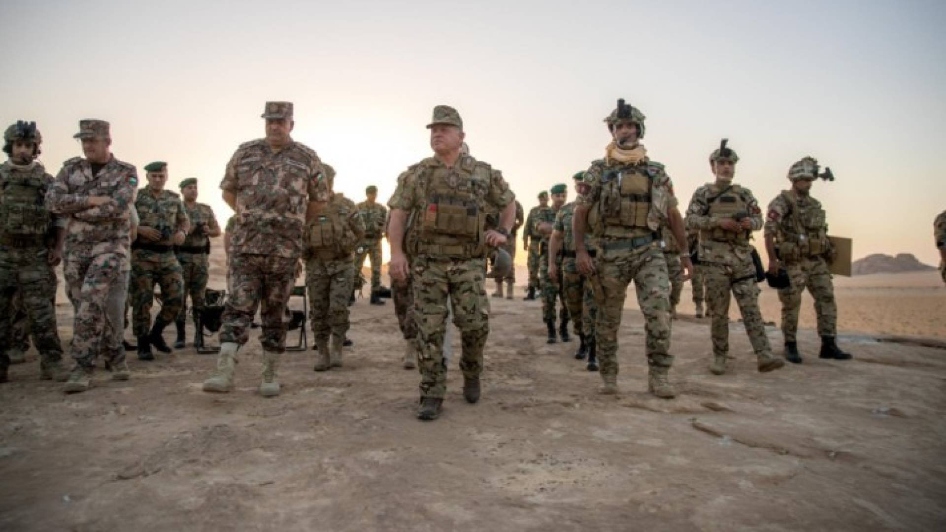 الملك يتابع تمرينا عسكريا ليليا في كتيبة المغاوير / 61 الملكية