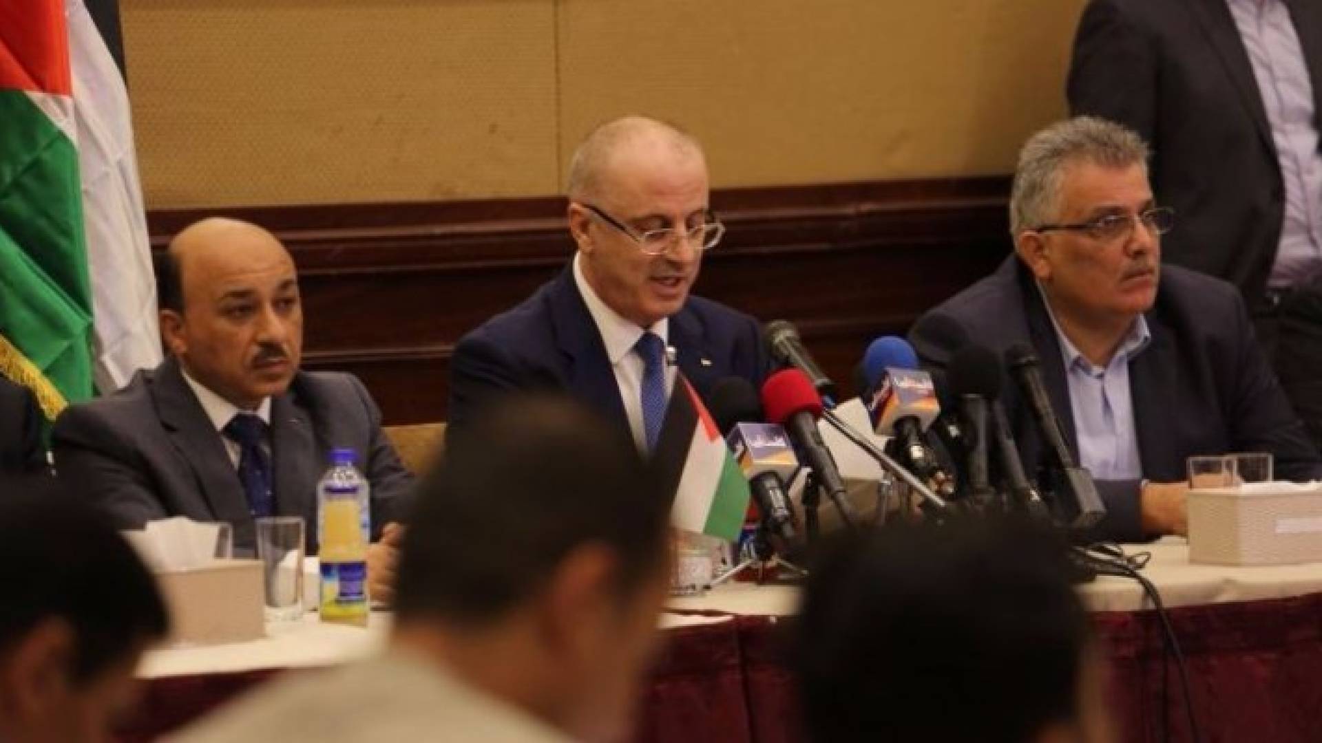 الحمد الله يتعهد لشباب غزة بتوفير فرص عمل 