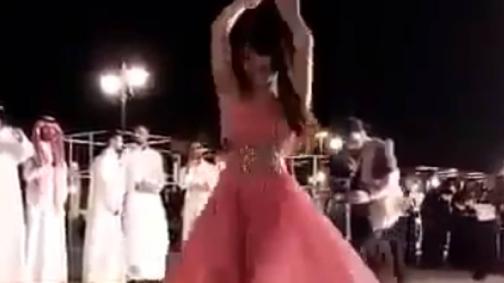 الطفلة تبلغ من العمر 12 عاما