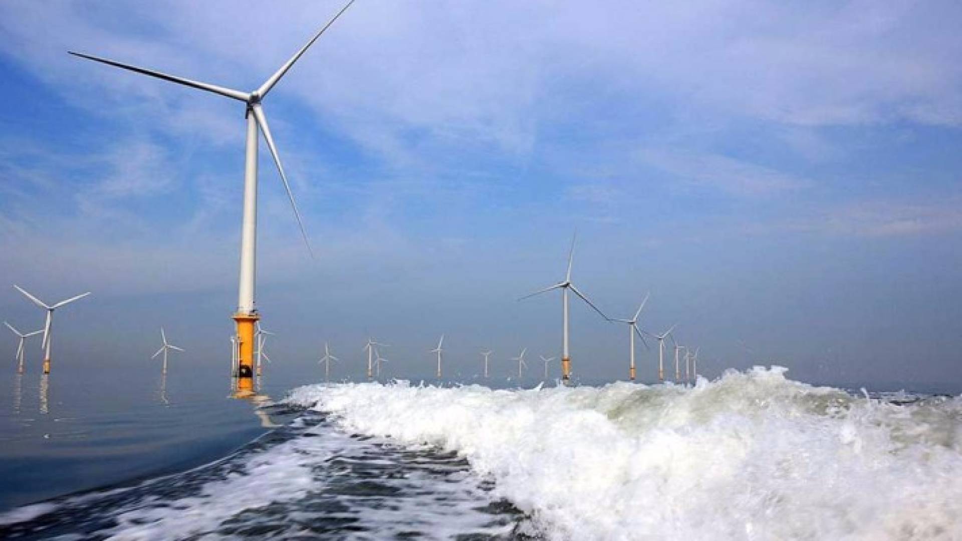 طاقة الرياح فوق شمال الأطلسي تزود العالم كله بالطاقة