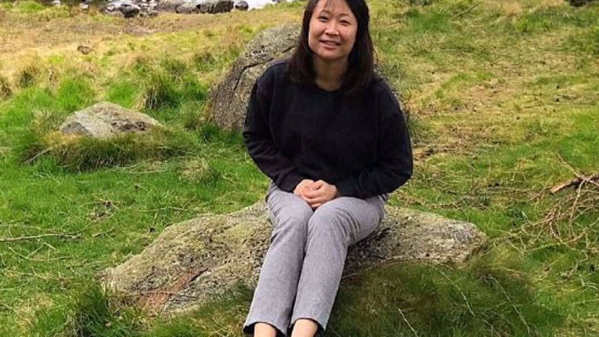 هيون كيم 23 عاما سقطت عن جرف بعد أن قفزت لالتقاط صورة