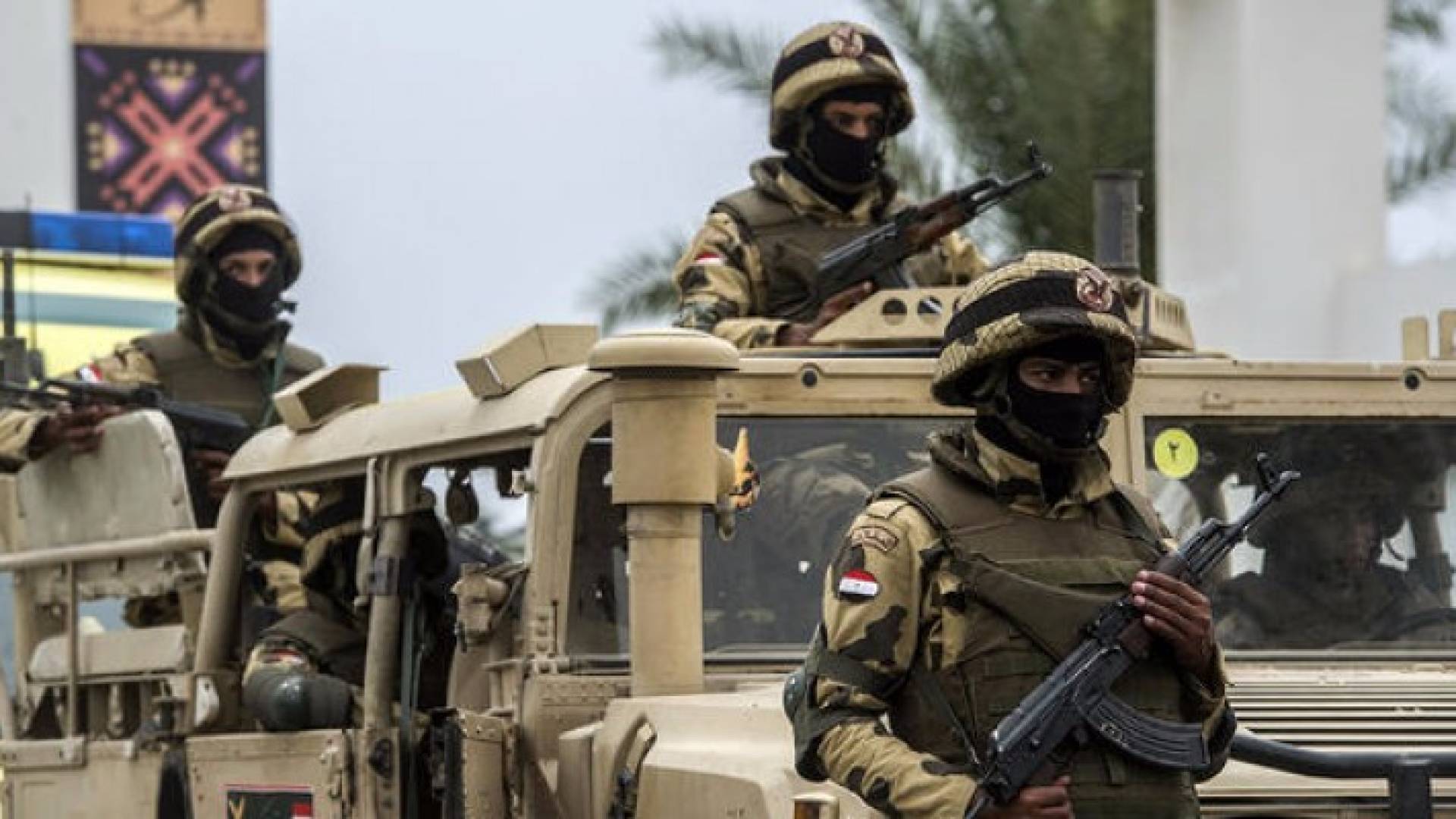 عناصر من الجيش المصري