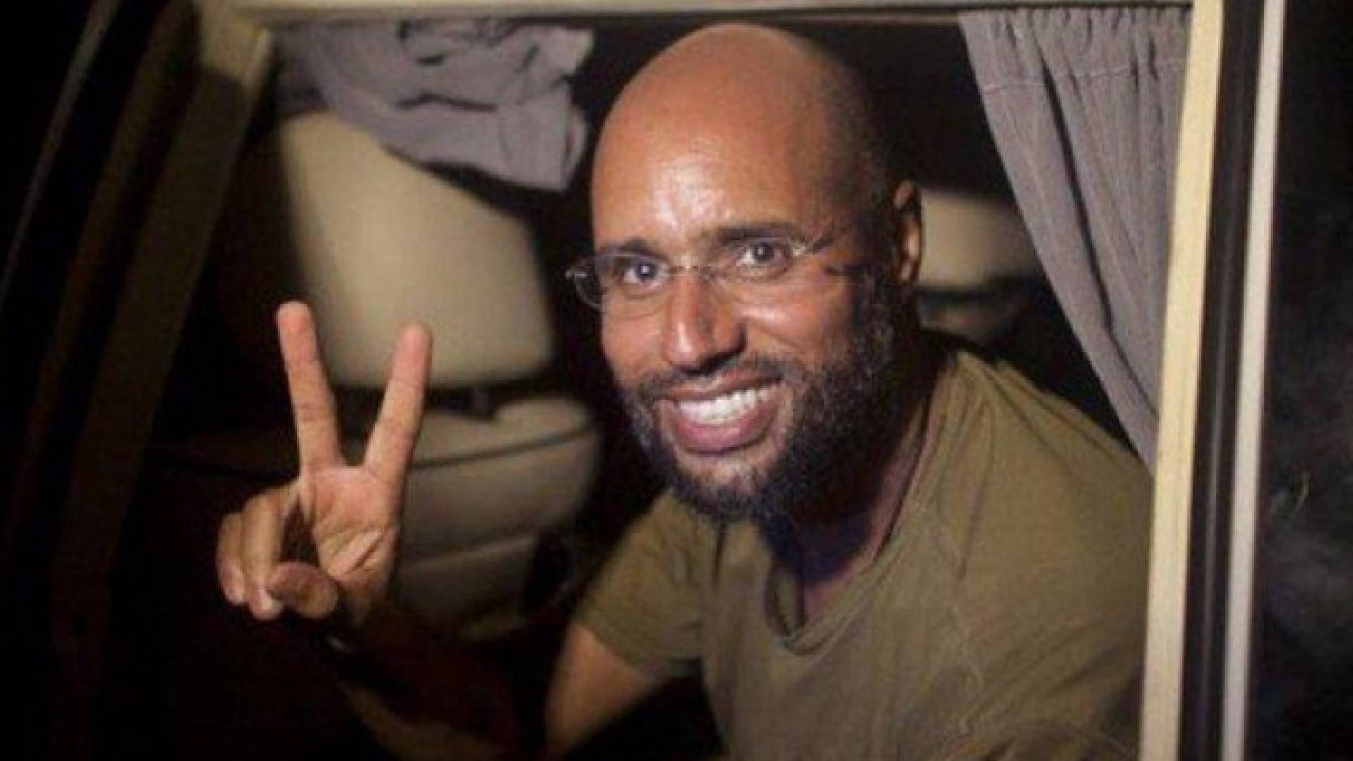 سيف الإسلام القذافي يبدأ العمل السياسي