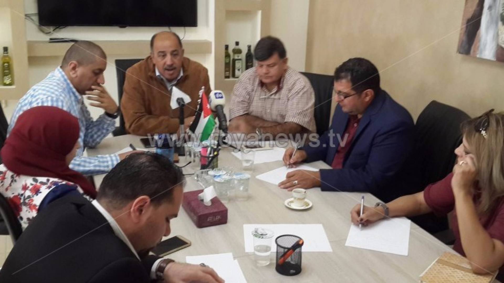 من المؤتمر الصحفي