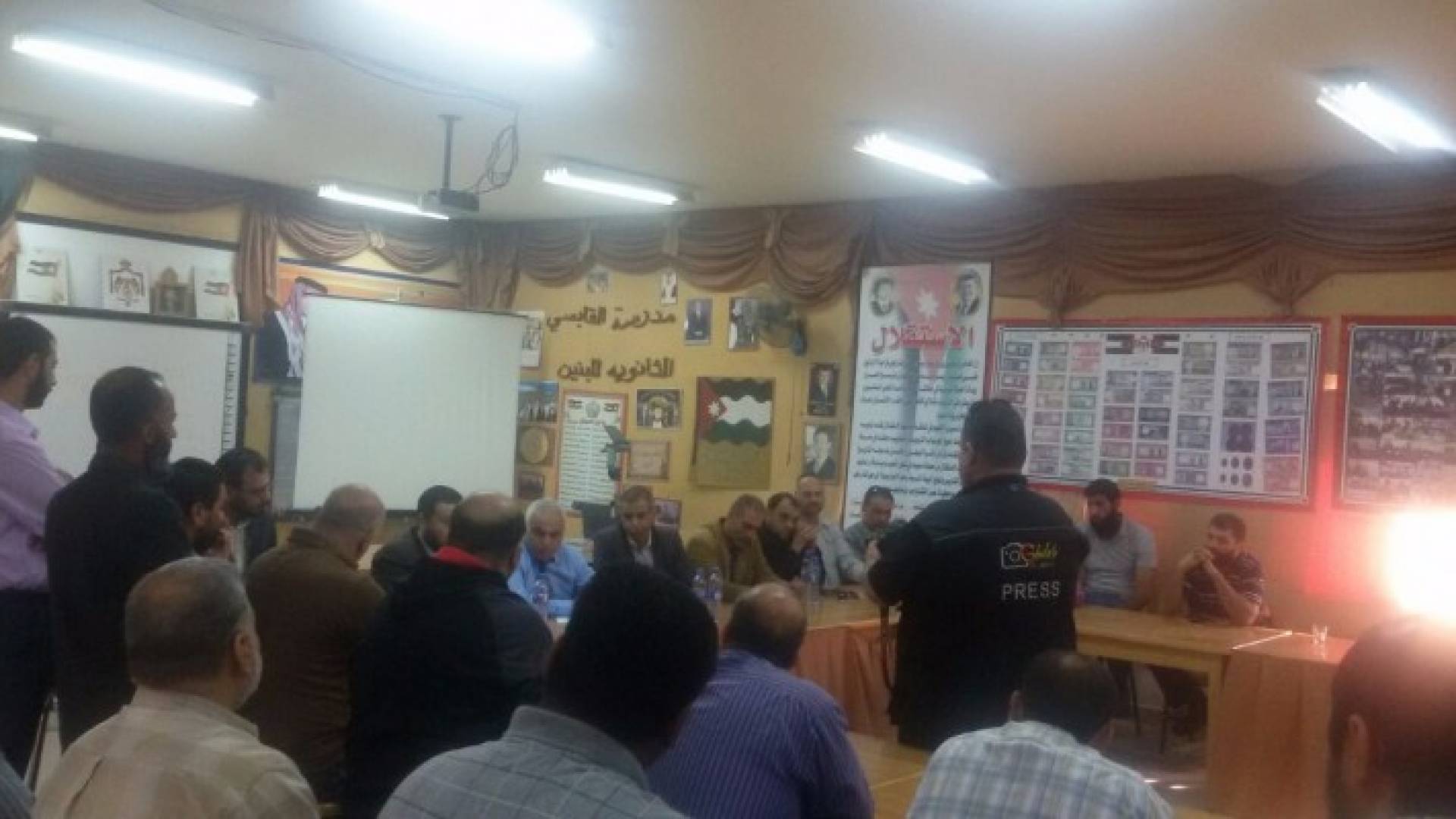 من اجتماع جمع المعلمين بمتصرف اللواء