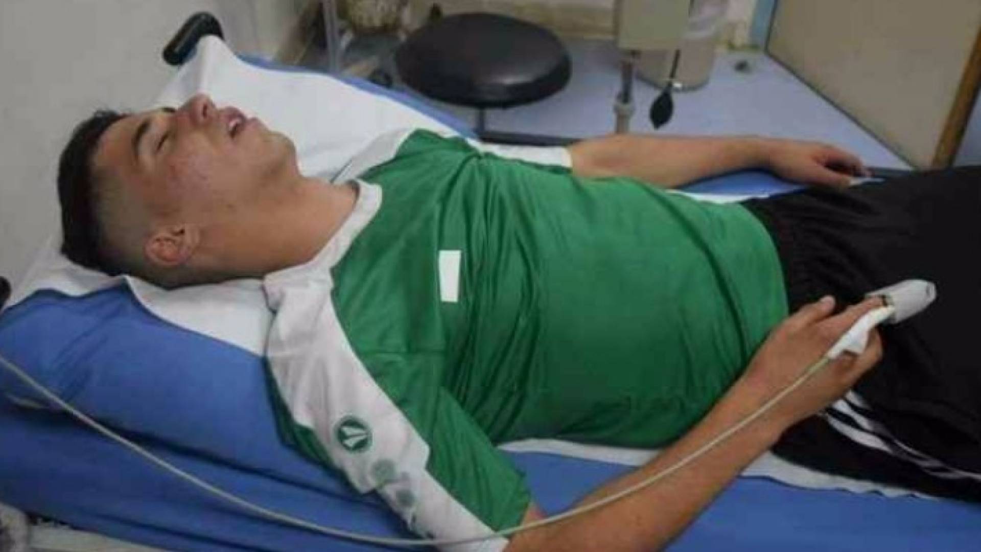 لاعب من الوحدات خلال تواجده في المستشفى  - ارشيفية
